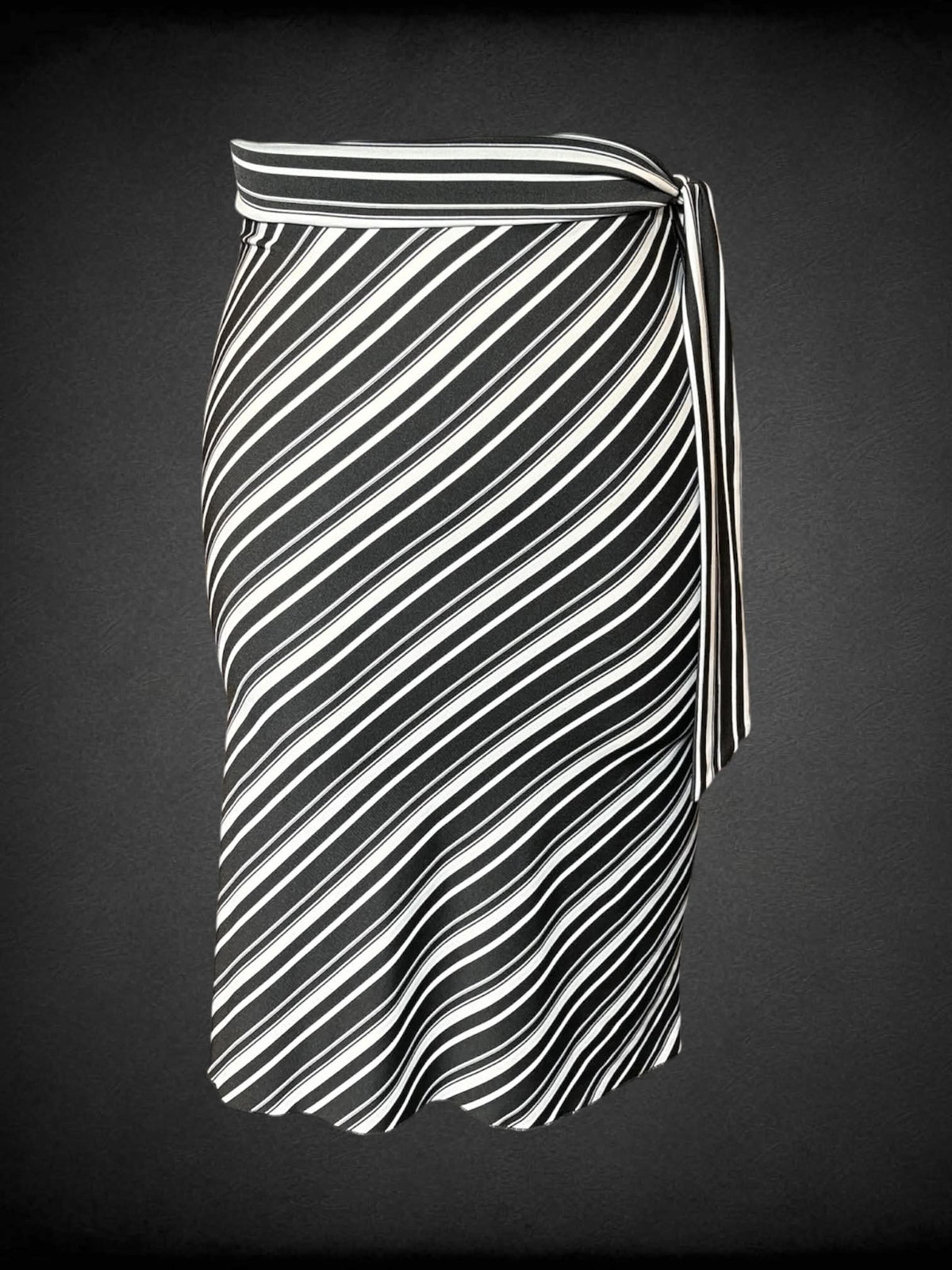 XL One vintage Y2K black & white striped skirt with stretch waist and tie on side