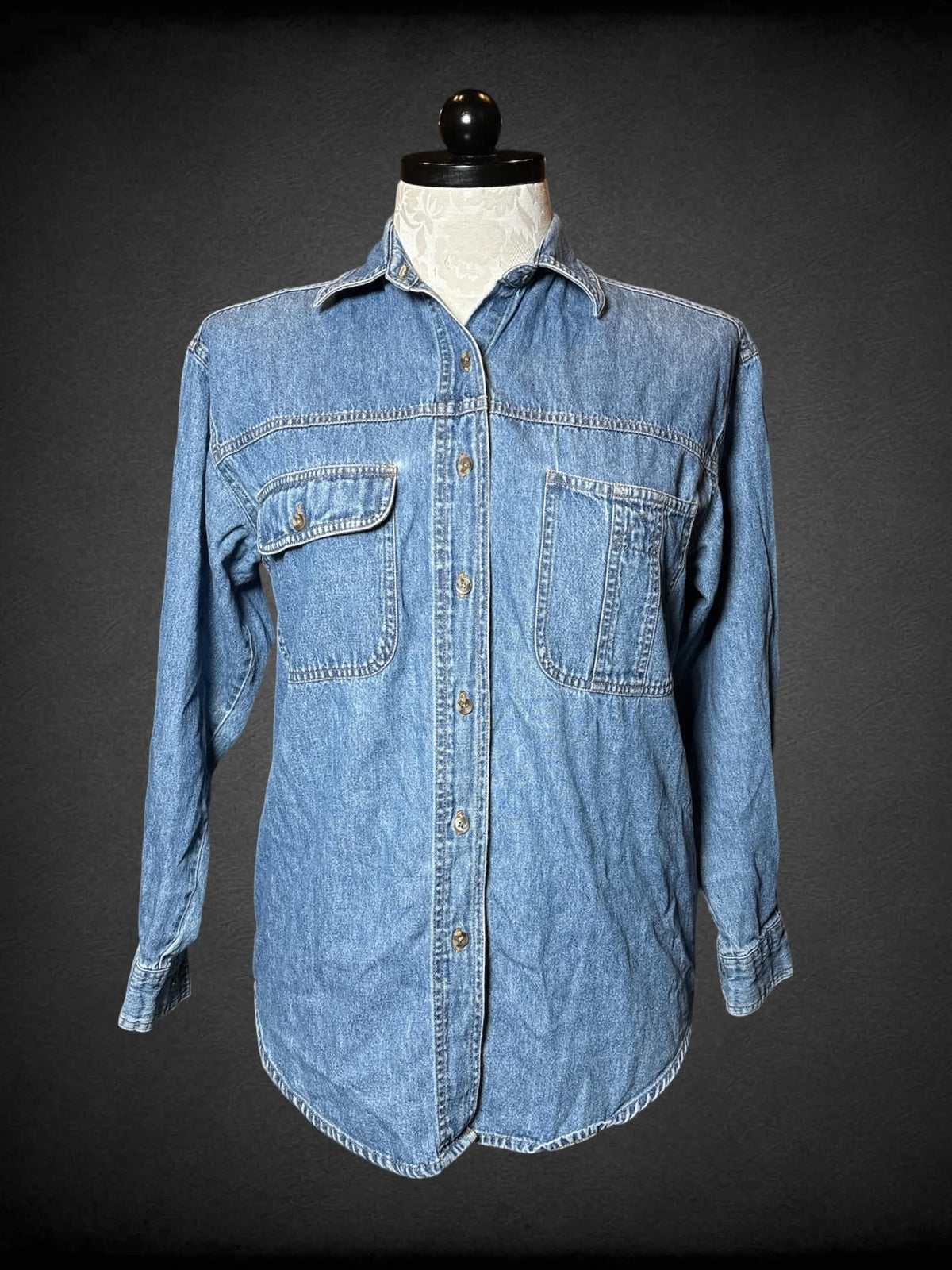 0X Arizona Jean Company blue denim button-up shirt with pockets on front