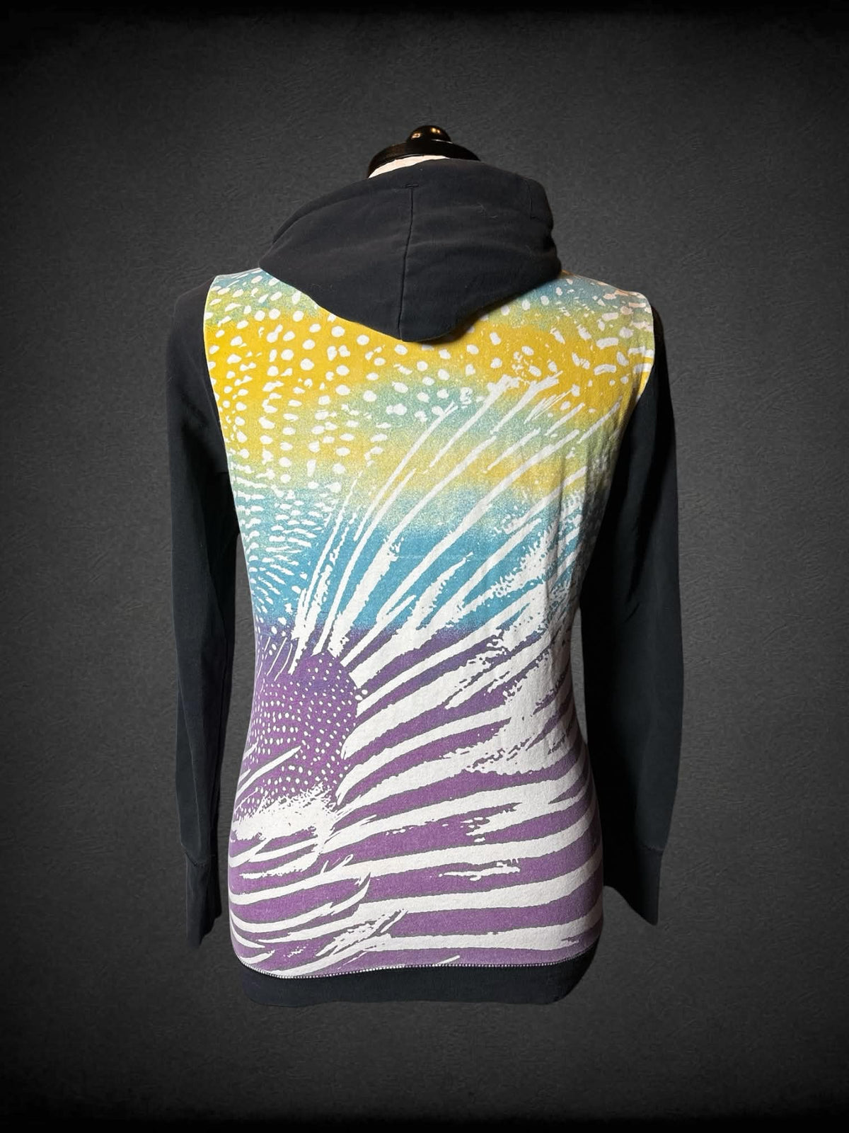 0X Roxy Y2K black & white zip-up hoodie with pastel paint-like design
