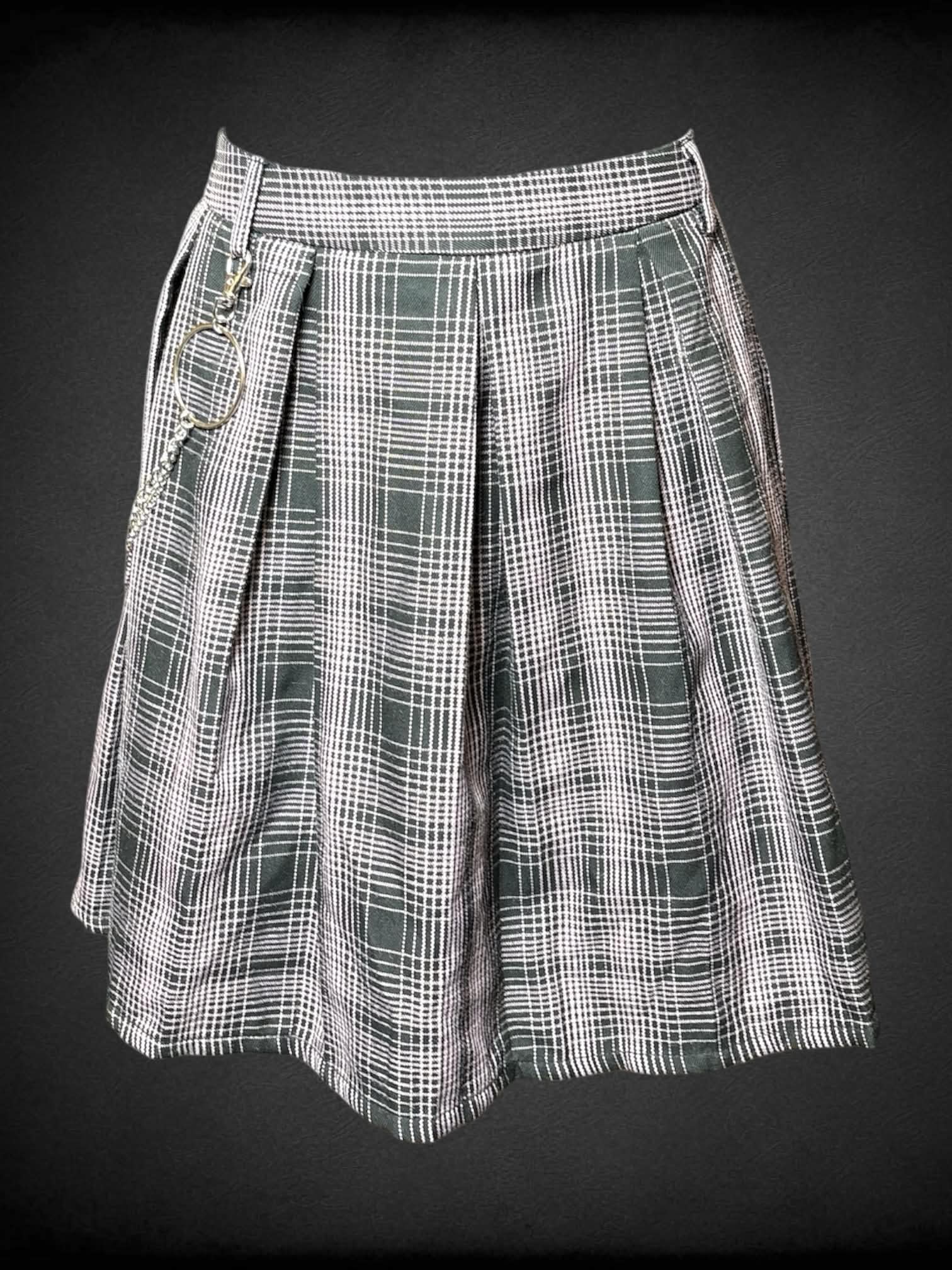 M Sweet Society NWT black & pink plaid pleated skirt with chain, and zipper on side