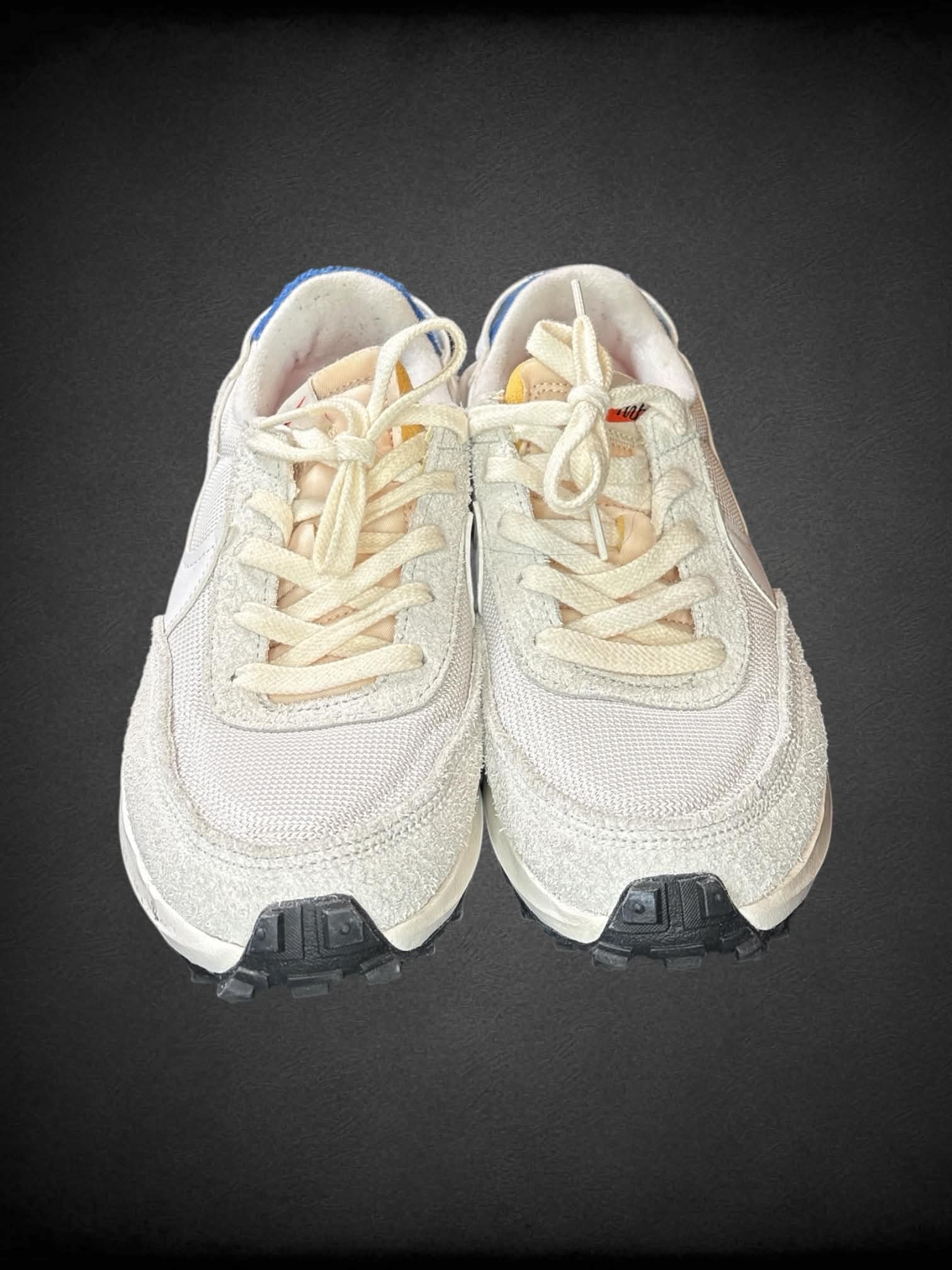 Size 7W Nike Waffle Debut Vintage white sneakers