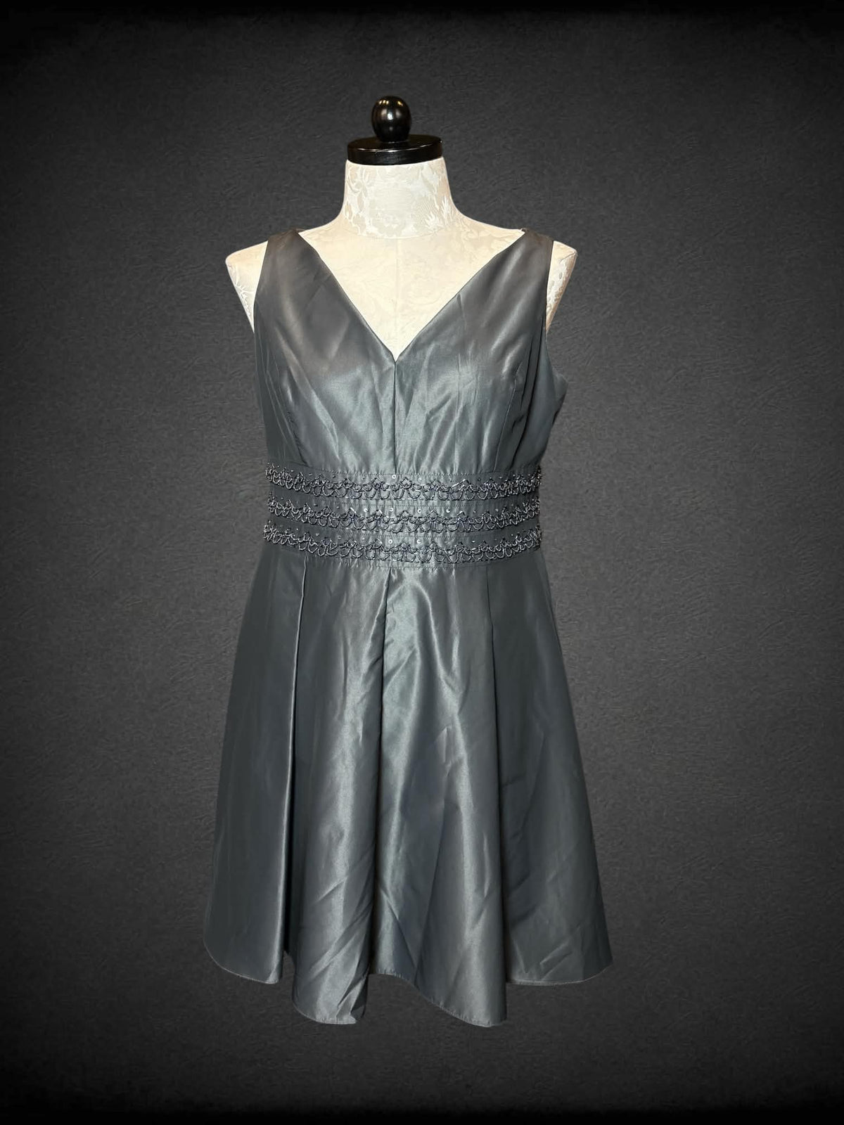 XL Jones New York grey dress with metallic beaded design on waist, and zipper and clasp on back