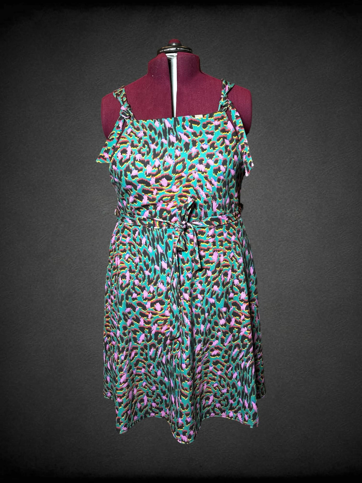 2X Popsy NWT green dress with colorful leopard print design, pockets, and tie-on waist