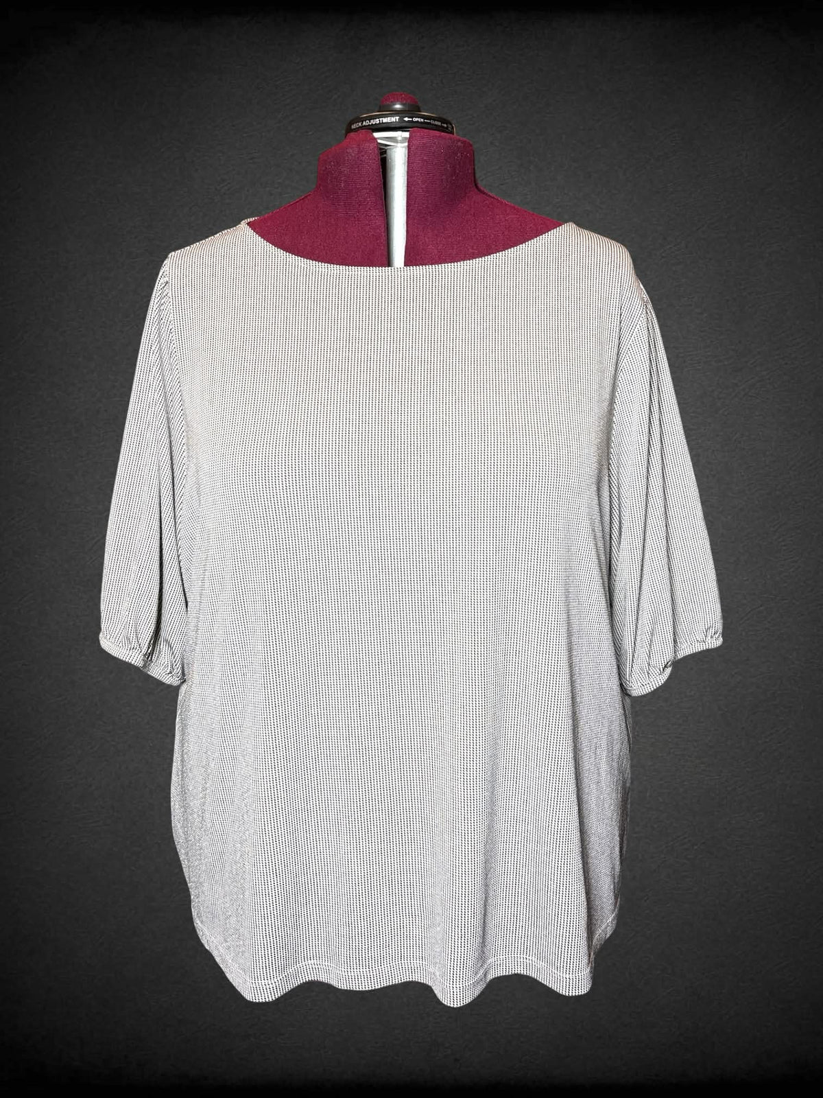 4X H&M beige flowy blouse with black spotted pattern