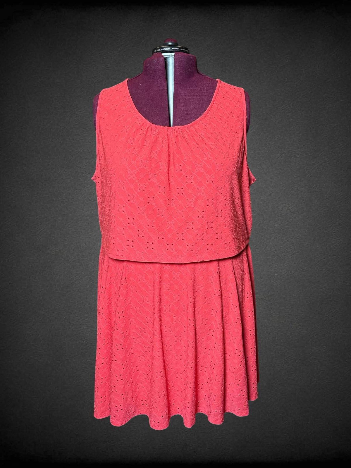 4X Torrid salmon pink two-piece set with tank top, and skirt with embroidery design