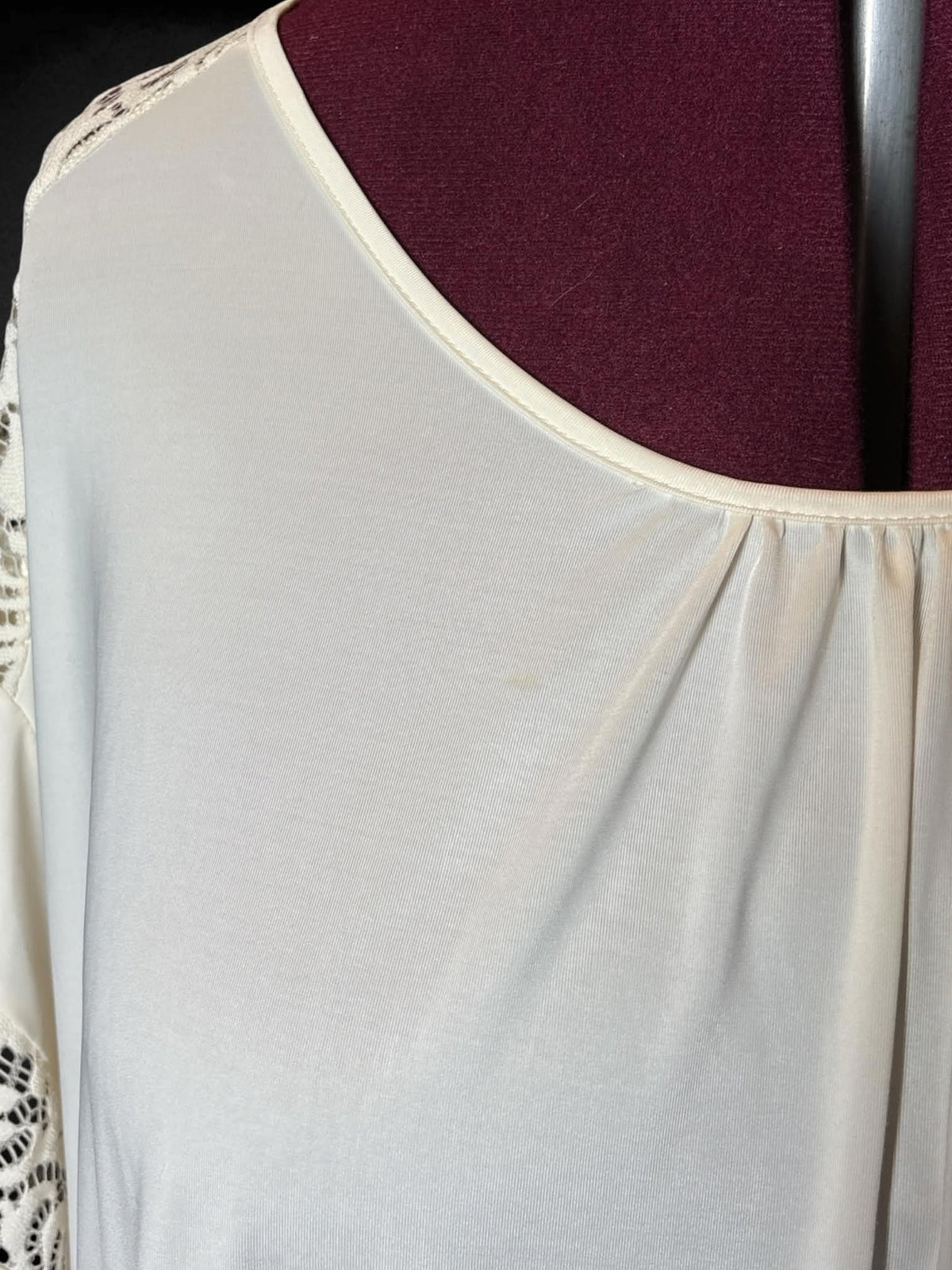 5X Lane Bryant white semi-sheer flowy blouse with lace detailing on sleeves
