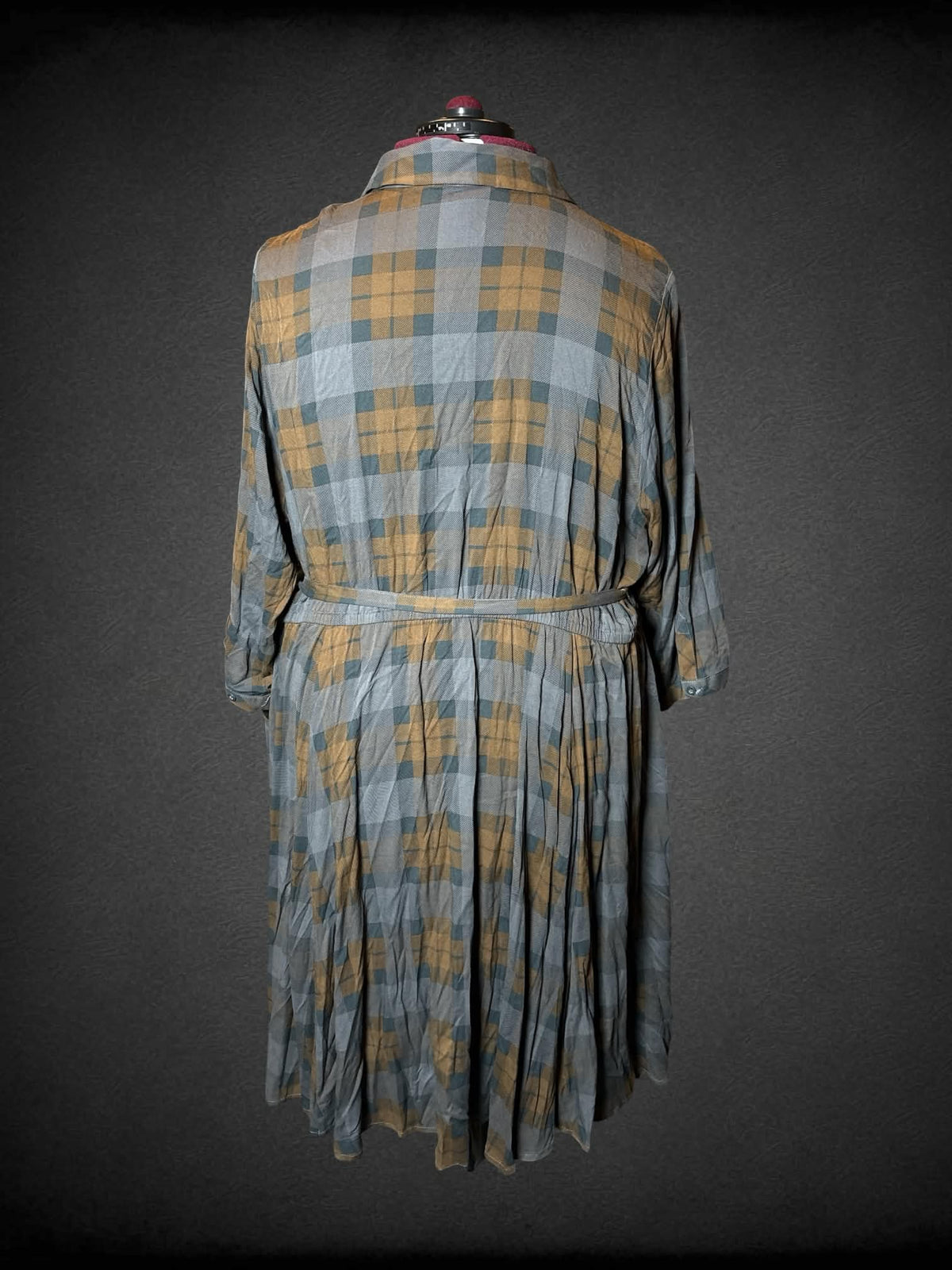 4X Torrid NWT brown & grey plaid button-up dress with pockets, and tie around waist