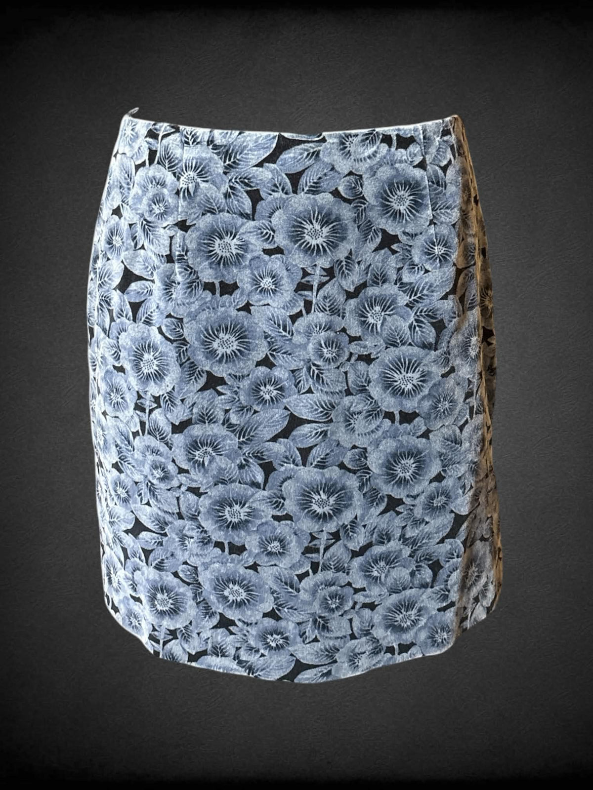 S Ann Taylor vintage black & grey velvet pencil skirt with floral pattern, and zipper and clasp on side