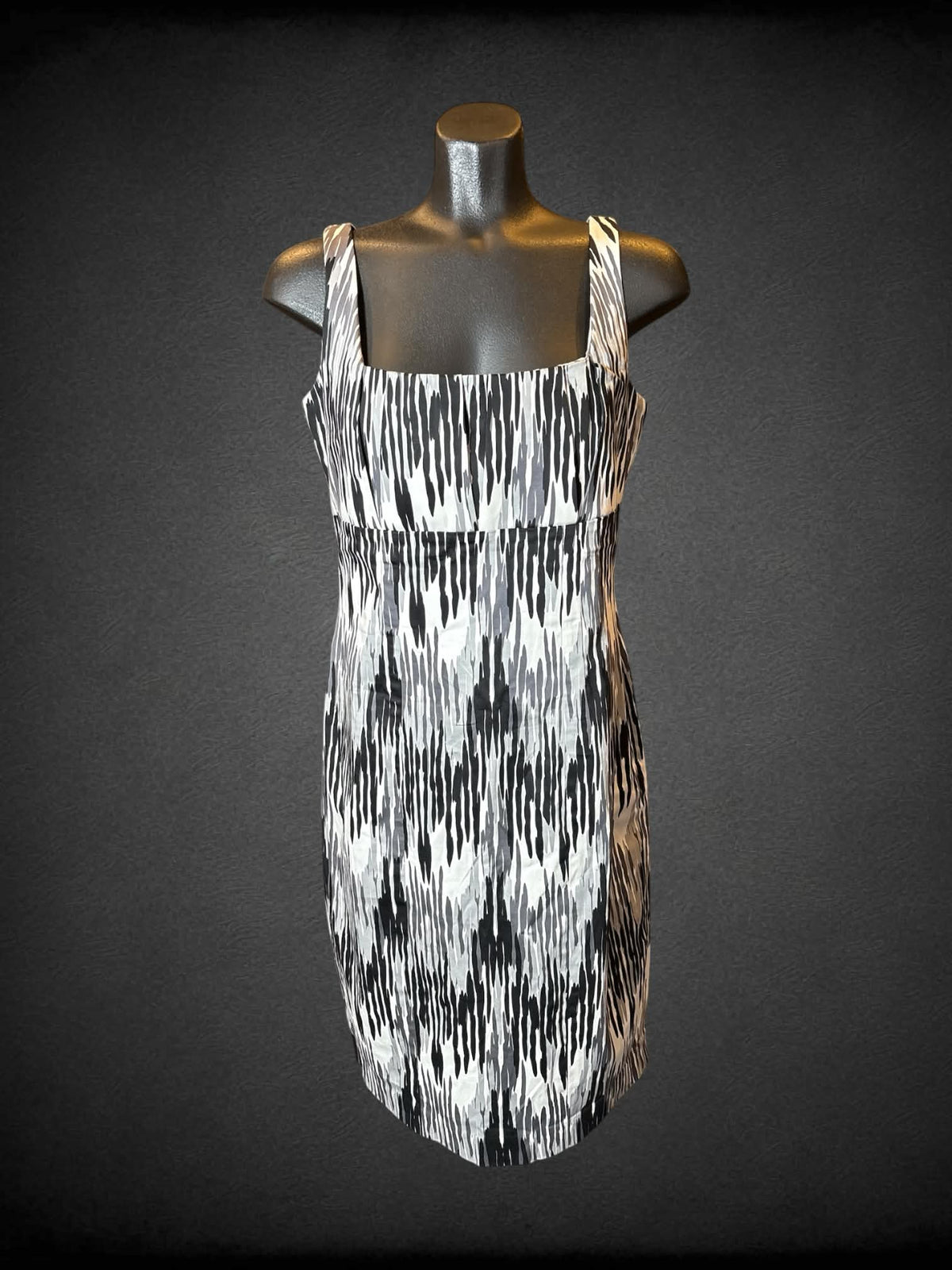 M Calvin Klein white short dress with black & grey “paint stroke” pattern, and zipper and clasp on back