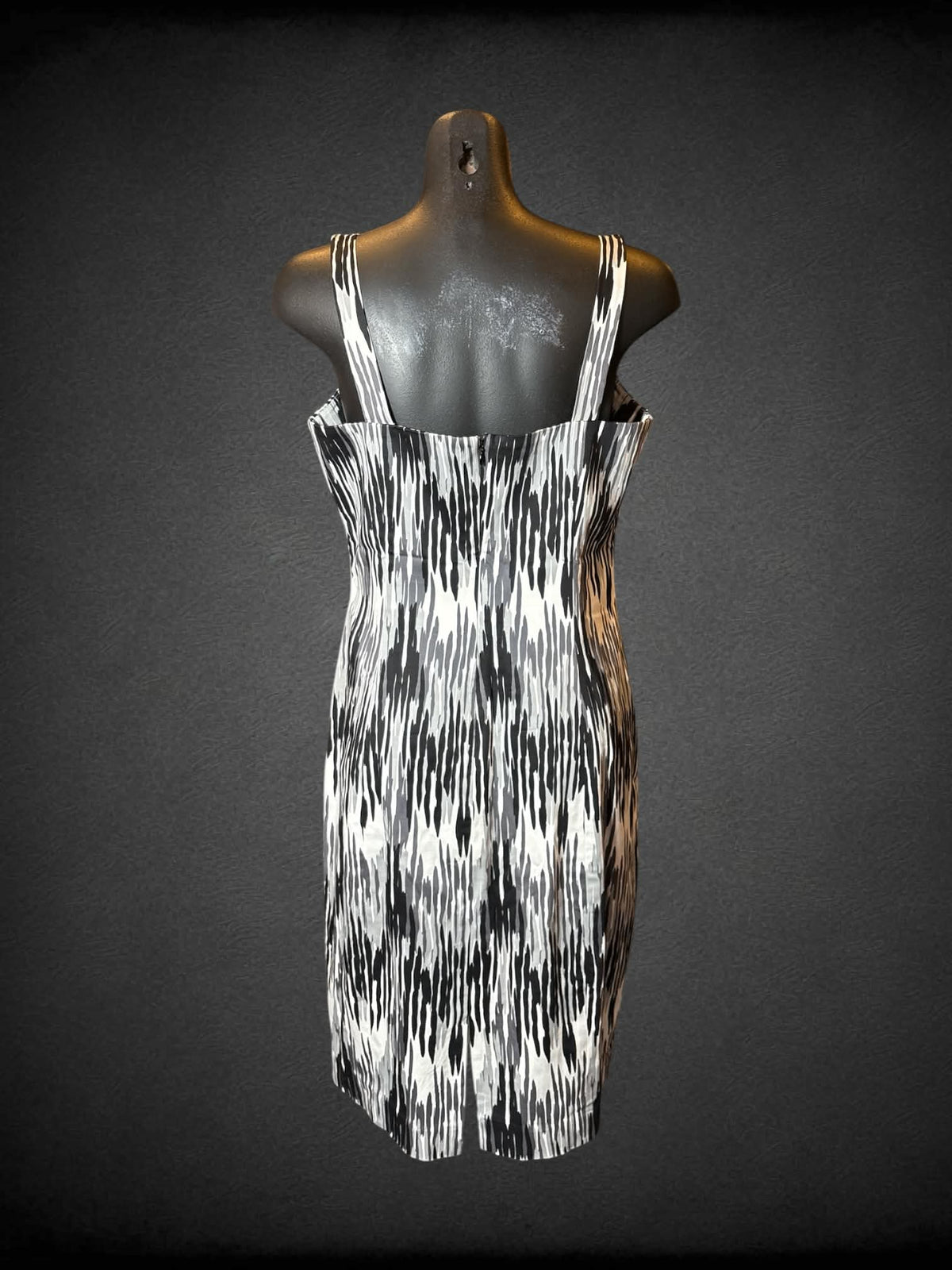 M Calvin Klein white short dress with black & grey “paint stroke” pattern, and zipper and clasp on back