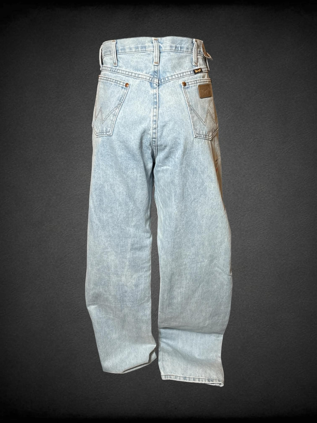 L Wrangler NWT light blue high-waisted cowboy cut jeans
