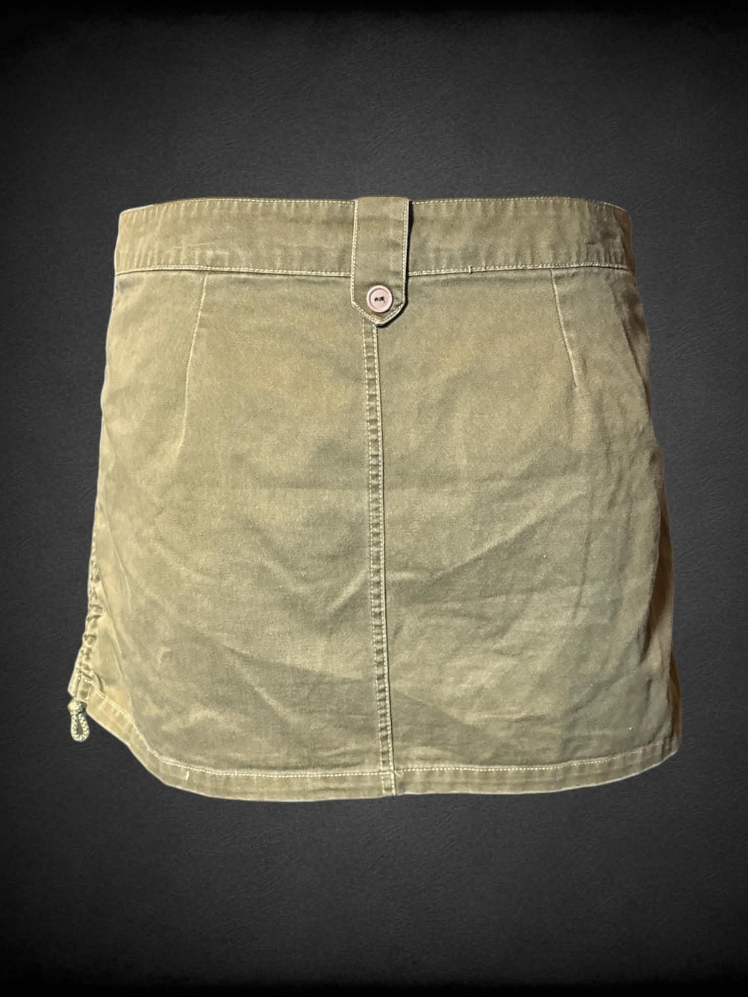XL Valia Y2K green denim skirt with zipper/velcro closure, and belt loops