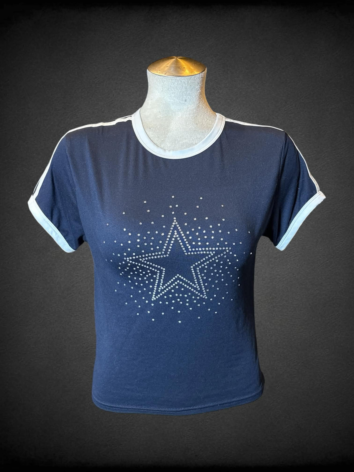 L Forever 21 navy blue short sleeve top with bedazzled star on front
