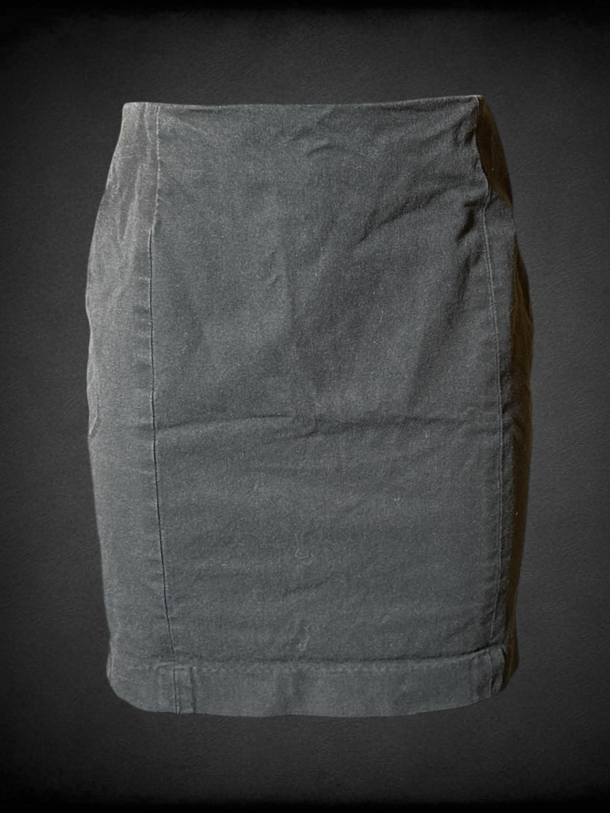 S Banana Republic black pencil skirt with zipper on back