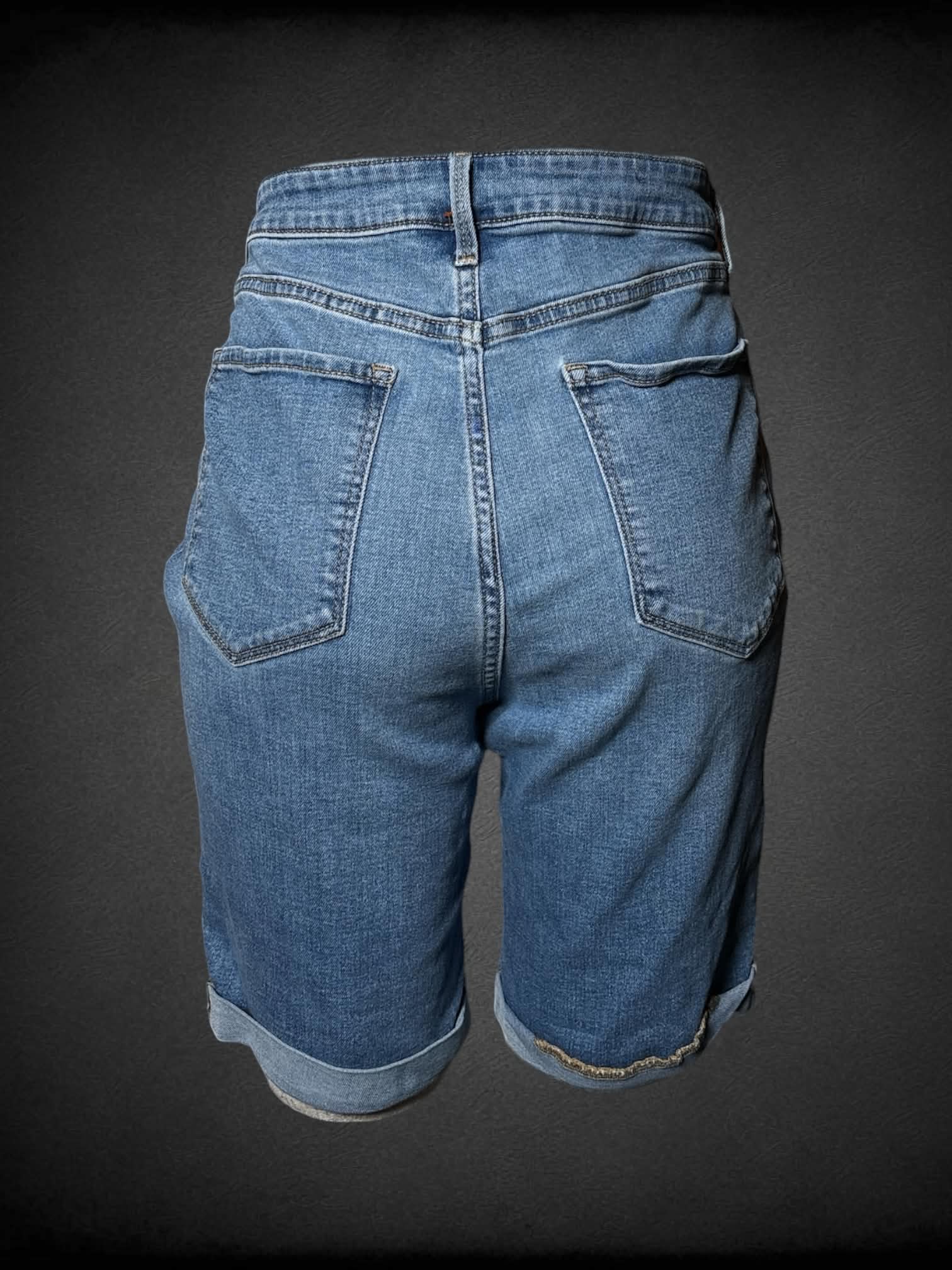 L Old Navy blue denim Bermuda shorts with stretch waist