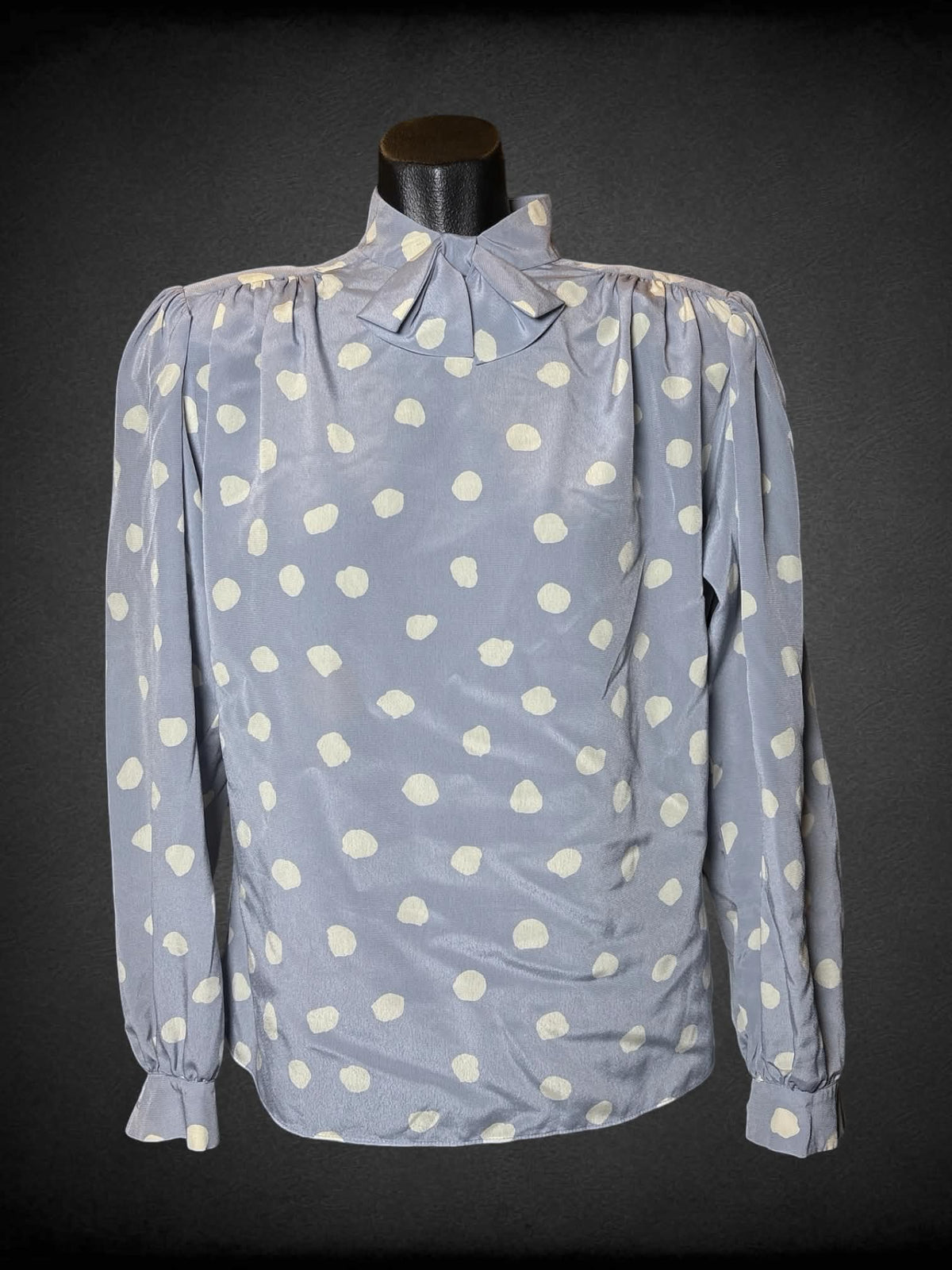 L Prophecy vintage blue long-sleeve blouse with white polka-dot pattern, padded shoulders, and buttons on back