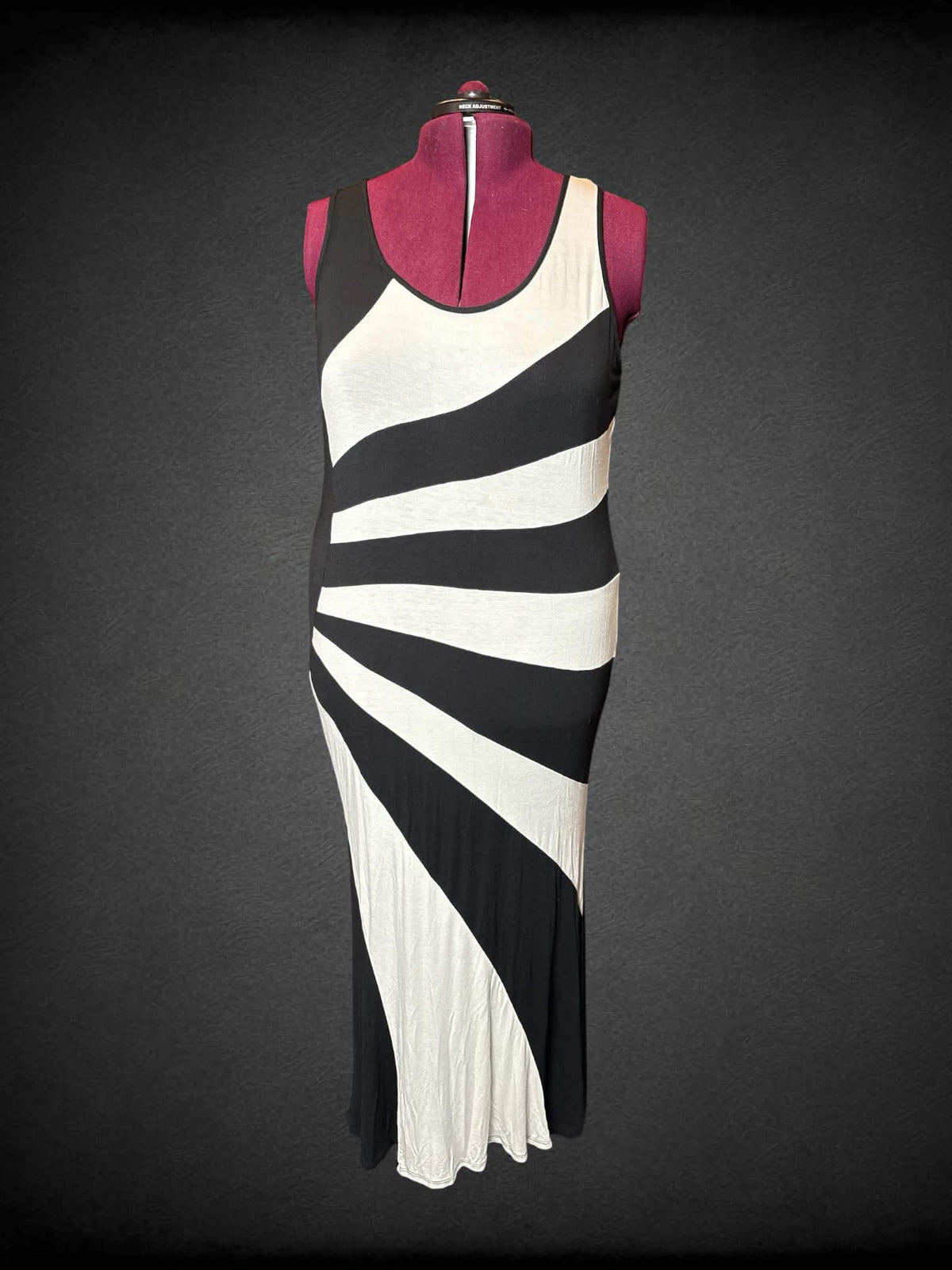 4X Ashley Stewart black dress with white striped design on front