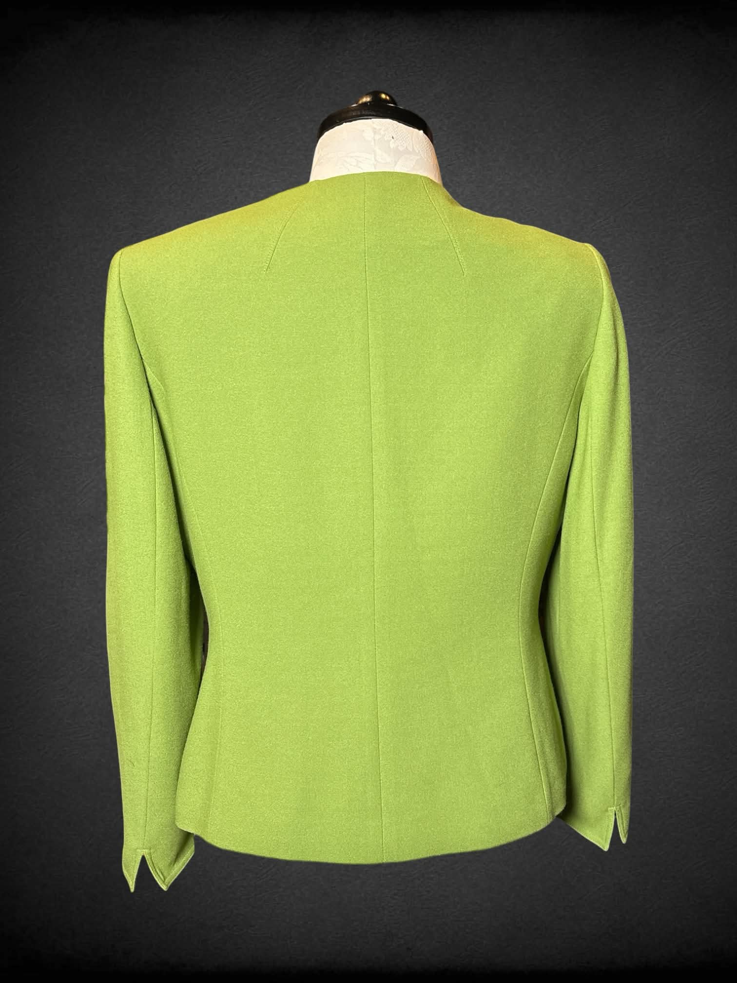 0X Tahari lime green zip-up jacket with padded shoulders, and faux pockets
