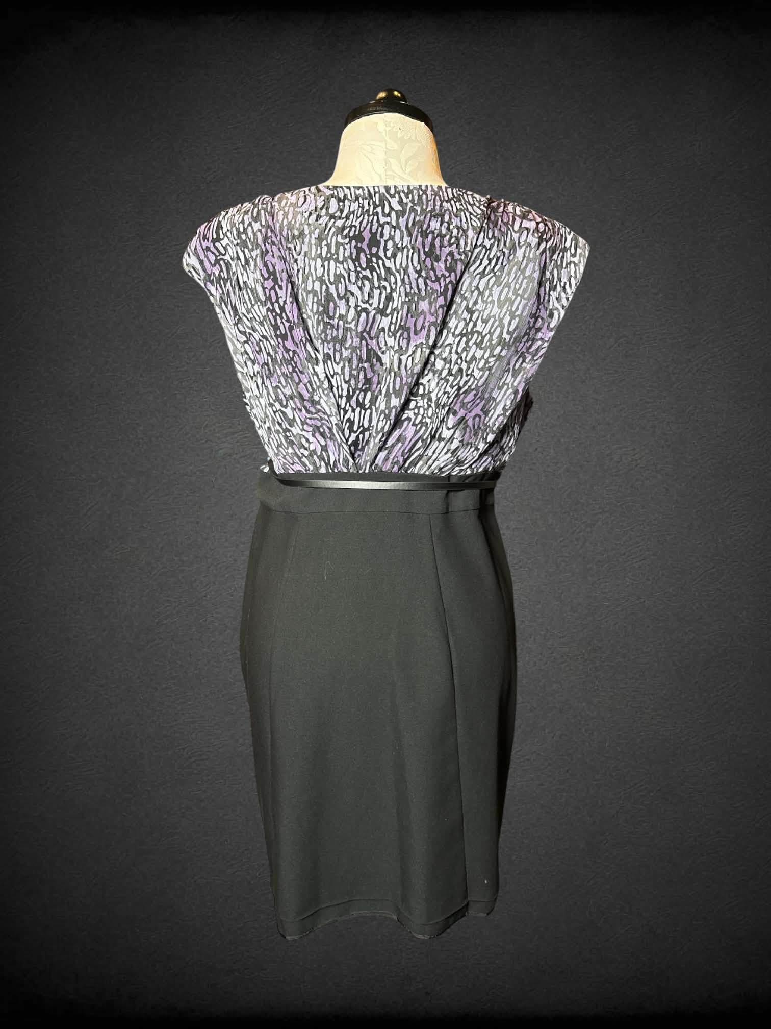 XL Liz Claiborne black dress with purple abstract top, clasp belt, and zipper on side