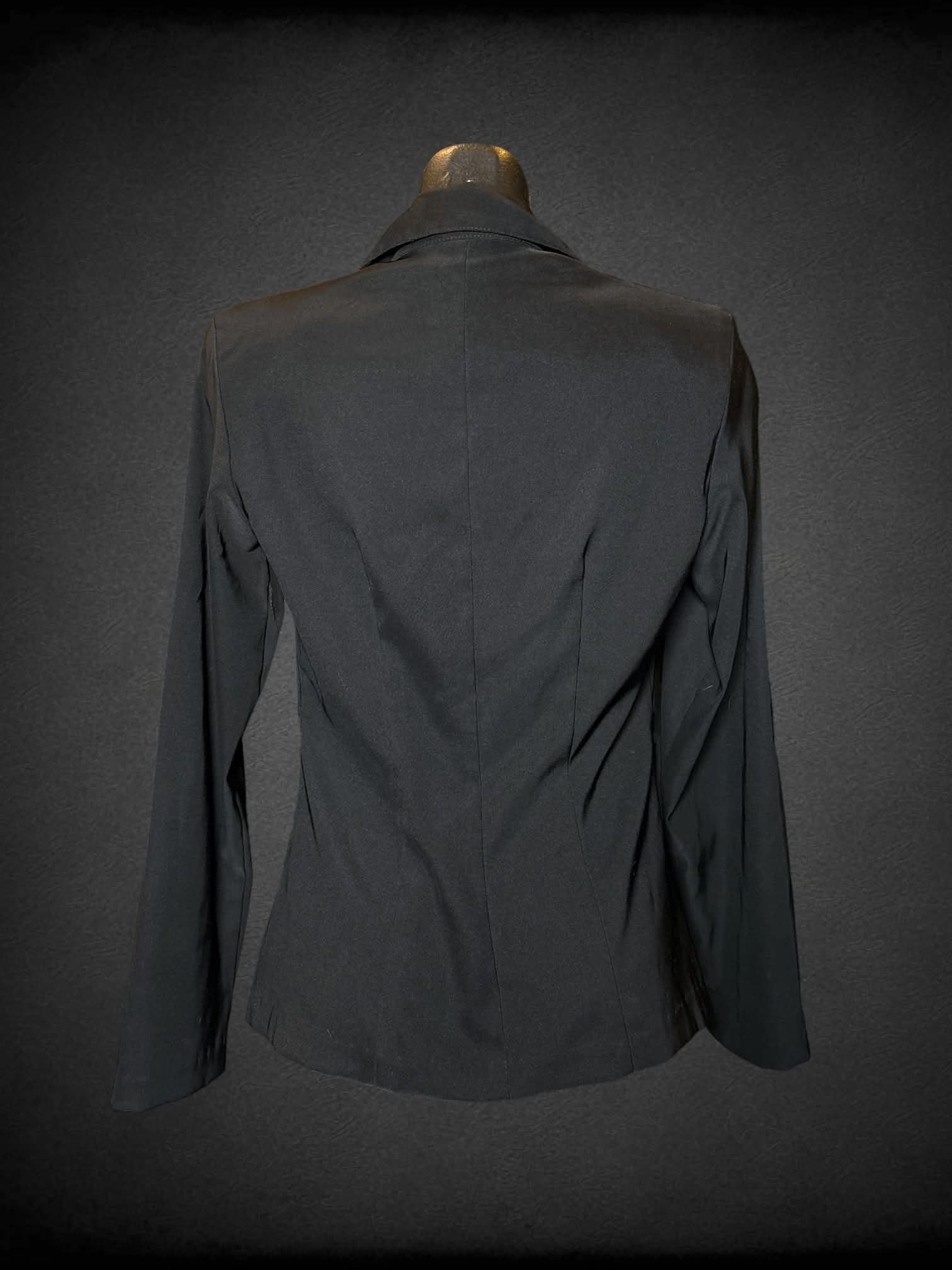 M Wrapper vintage black blazer with padded shoulders, and button on front