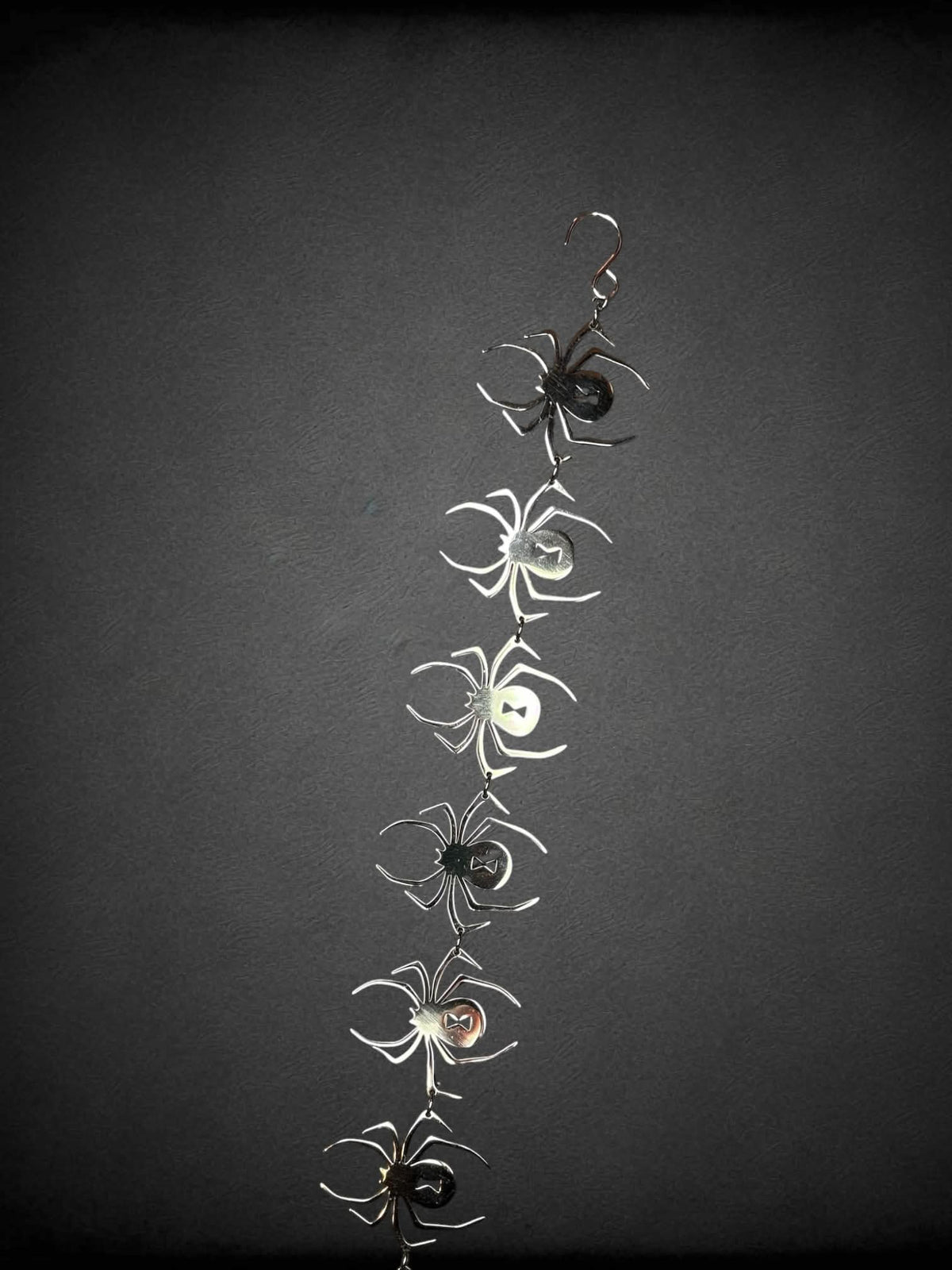 Tunnel Vision 42 inch silver spider chain belt