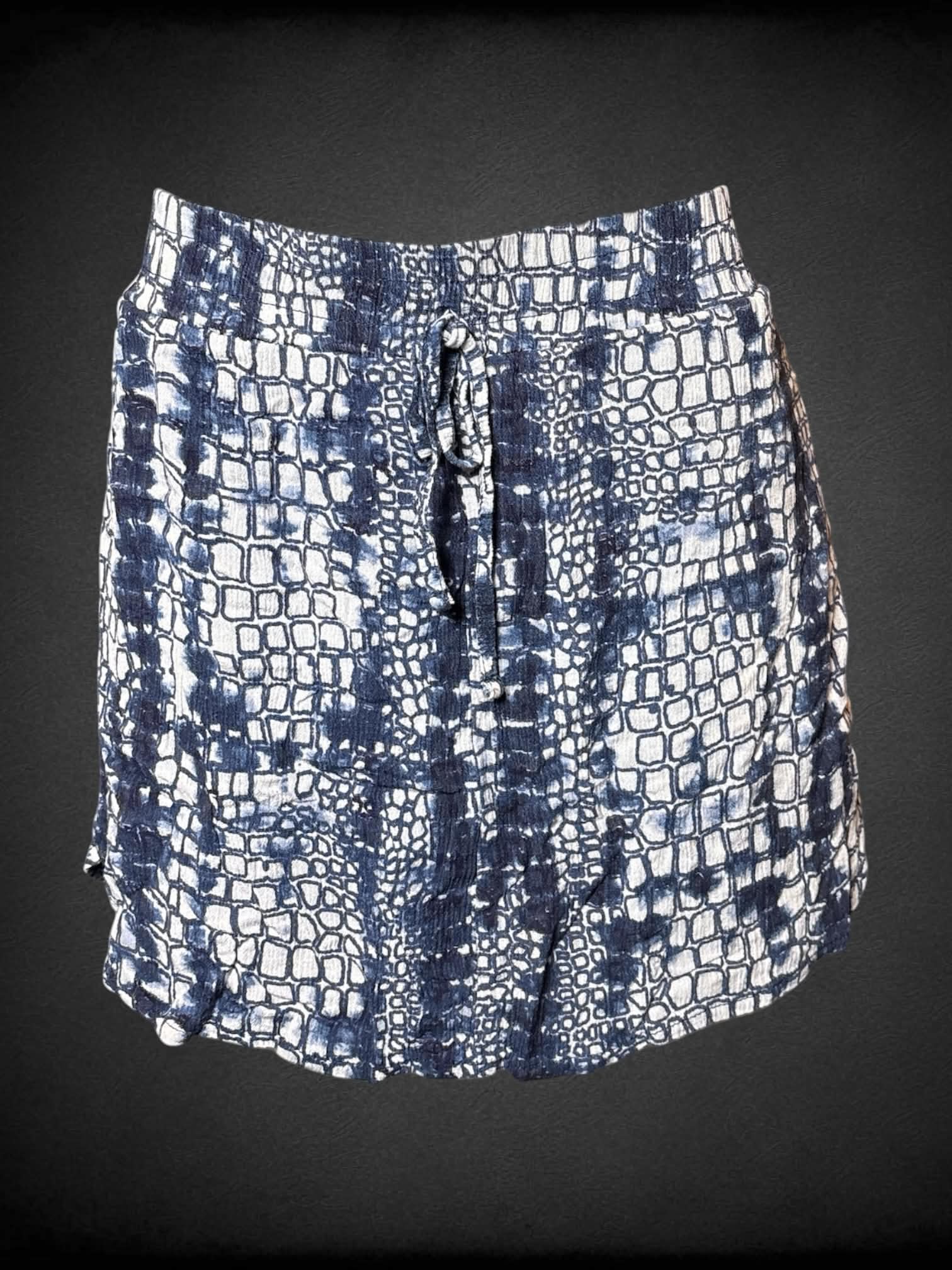 L Royalty white & blue skirt with built-in shorts, “snake-skin” pattern, and stretch waist