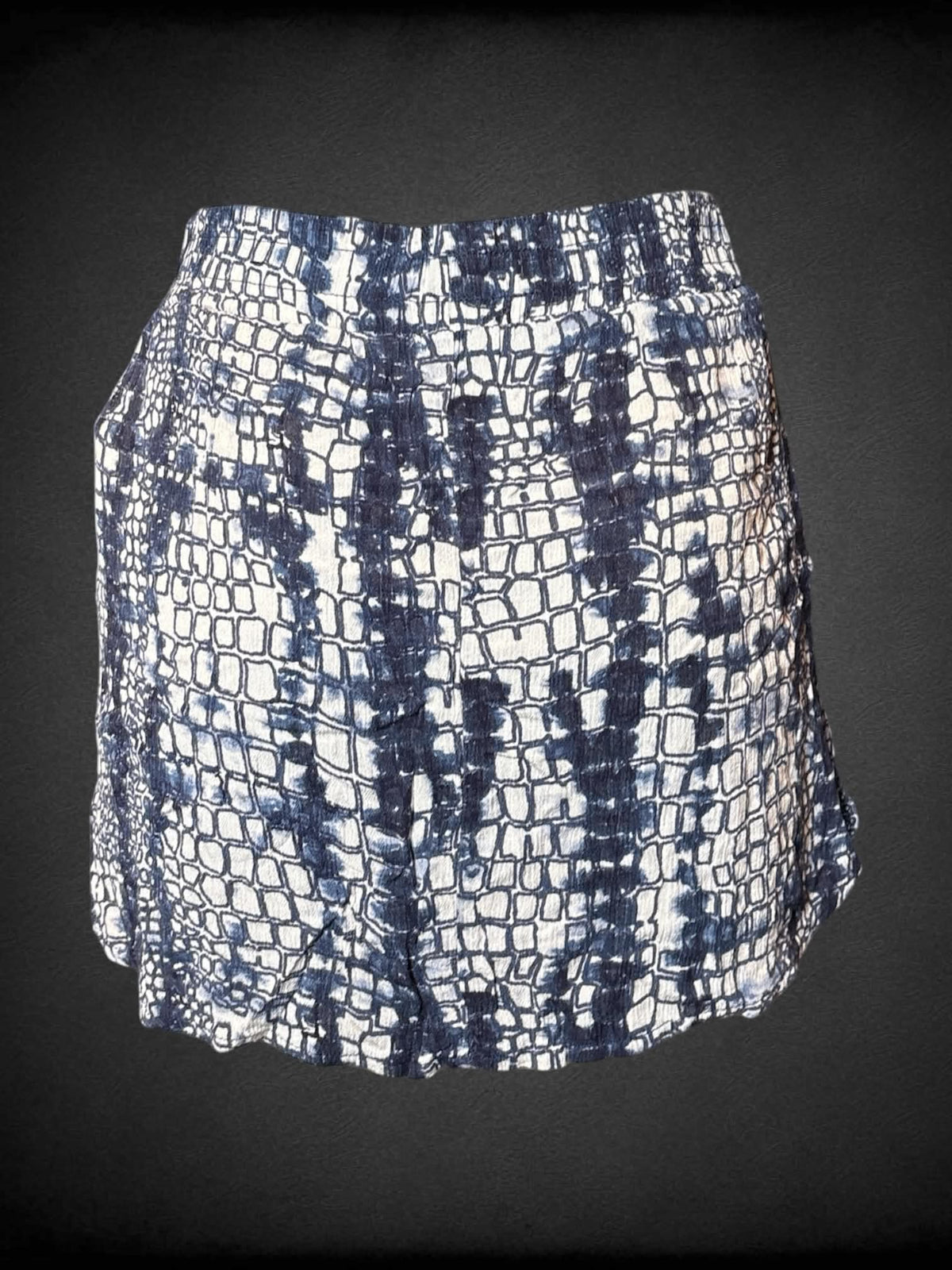 L Royalty white & blue skirt with built-in shorts, “snake-skin” pattern, and stretch waist