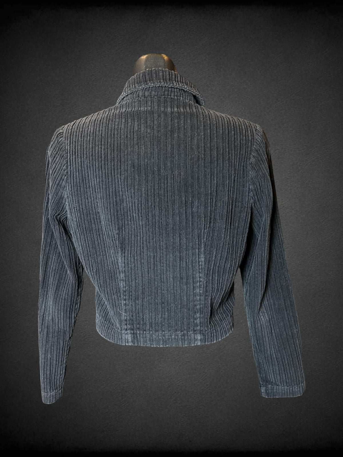 M Chico’s Design vintage grey ribbed cropped jacket with buttons on front