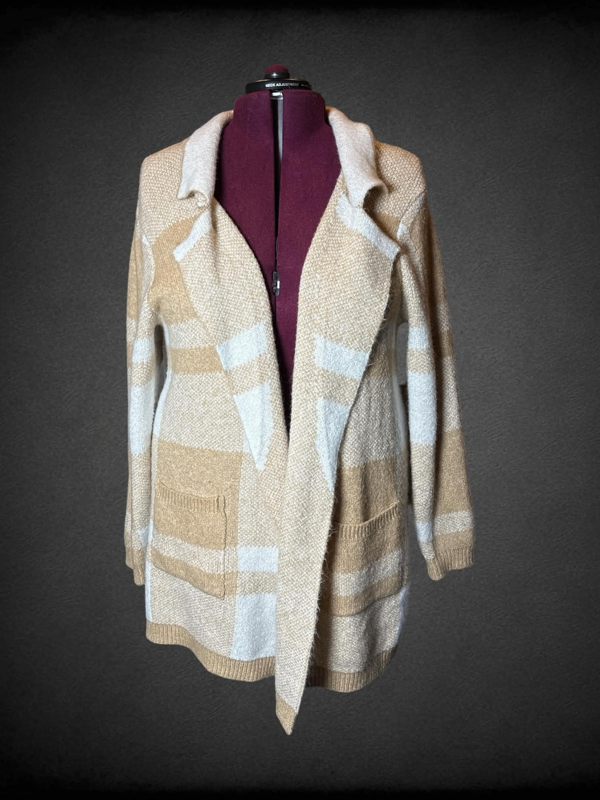 5X Absolutely Famous brown & white plaid fuzzy coat with pockets on front