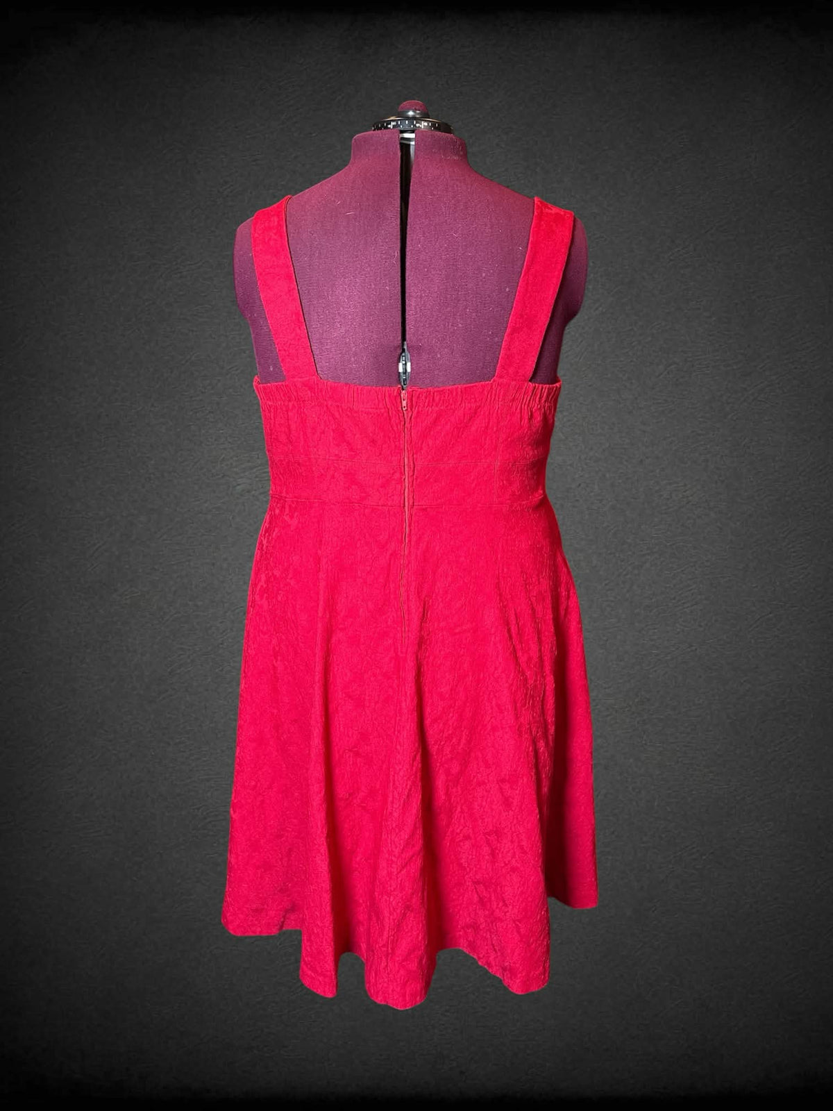 2X Torrid red short dress with textured design, and zipper on back