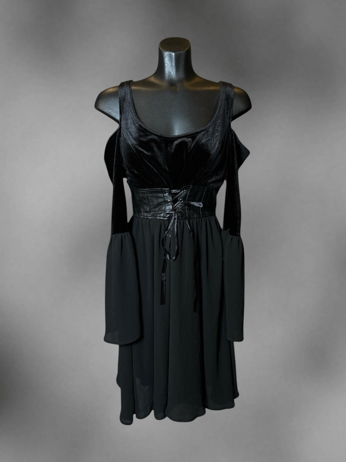 M Hot Topic black off-the-shoulder long-sleeve dress with corset waist