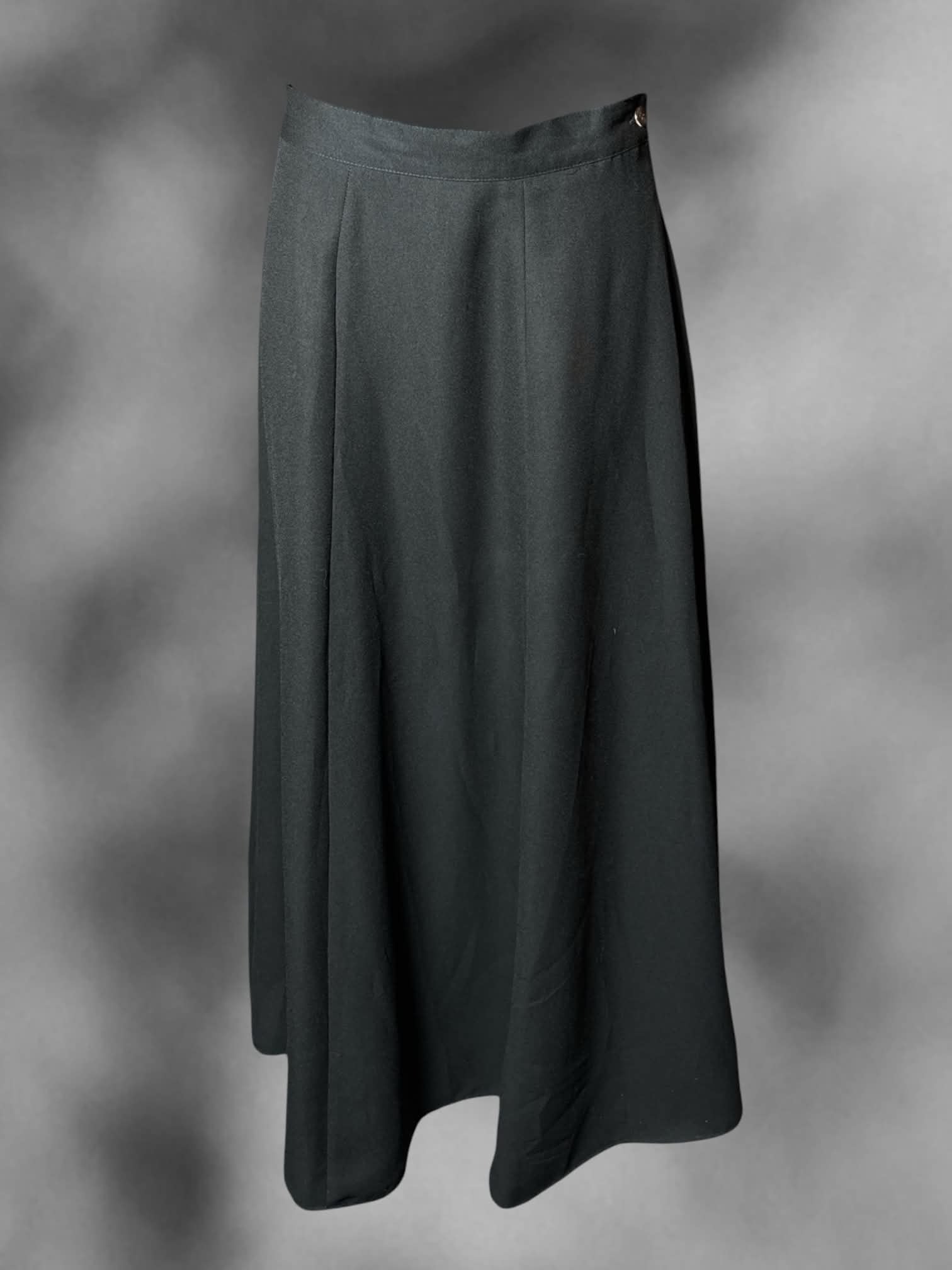 M Casual Corner vintage black high-waisted skirt with zipper and button on side