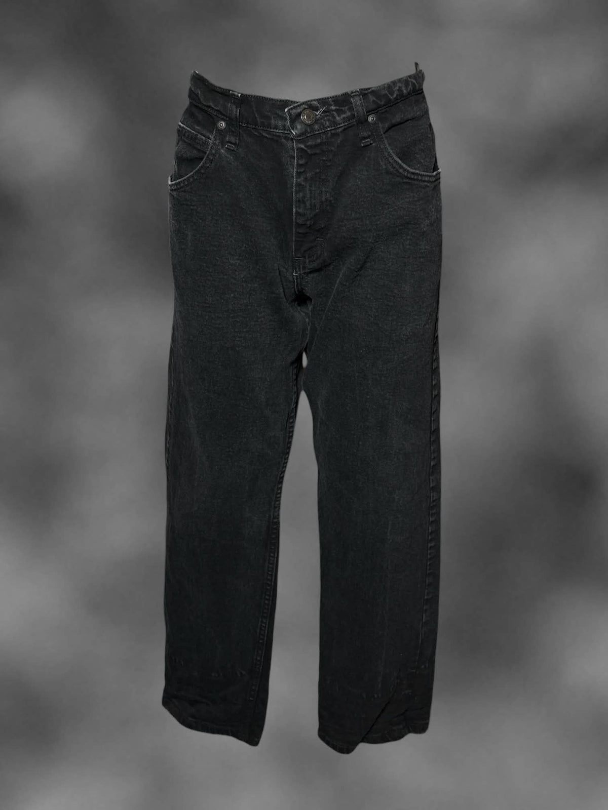 L Wrangler black high-waisted jeans