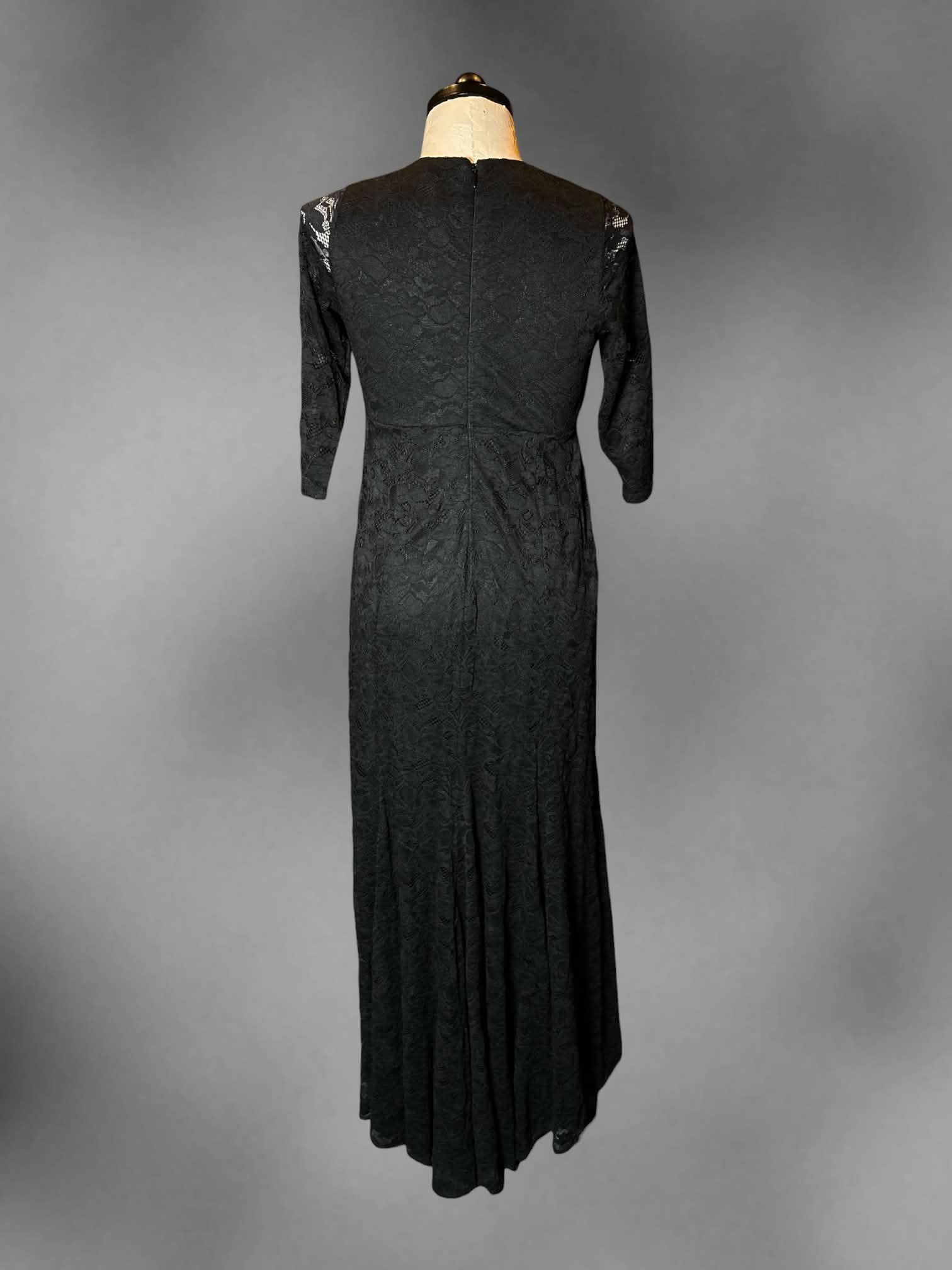 XL Torrid NWT black three-quarter sleeve dress with black lace outer layer, and zipper on back