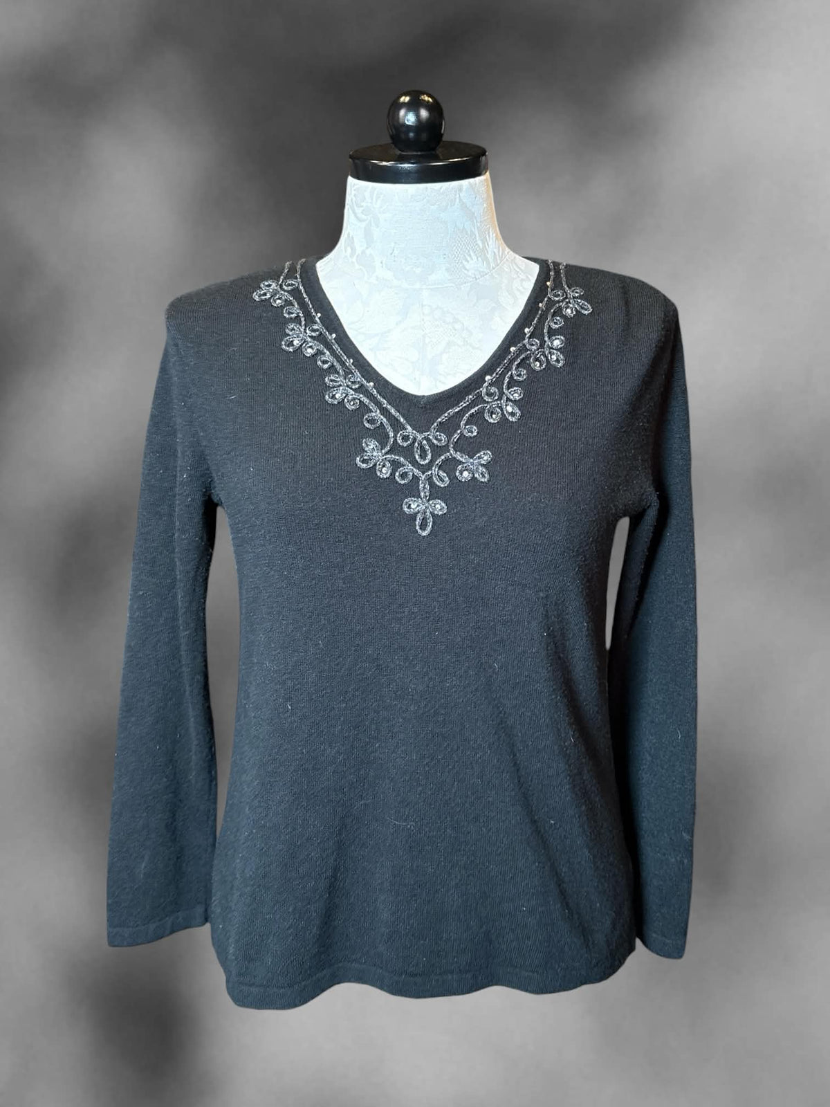 0X Erika vintage black long-sleeve knit sweater with stitched and sequined design on front