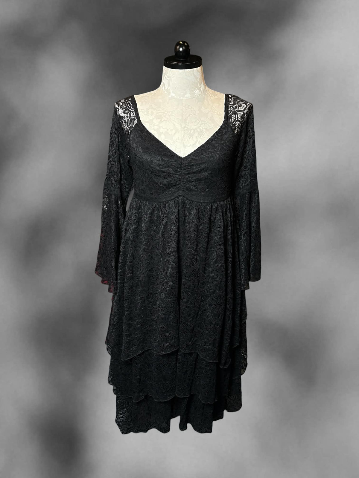 0X Torrid NWT black long-sleeve layered lace dress with bell sleeves, and floral design