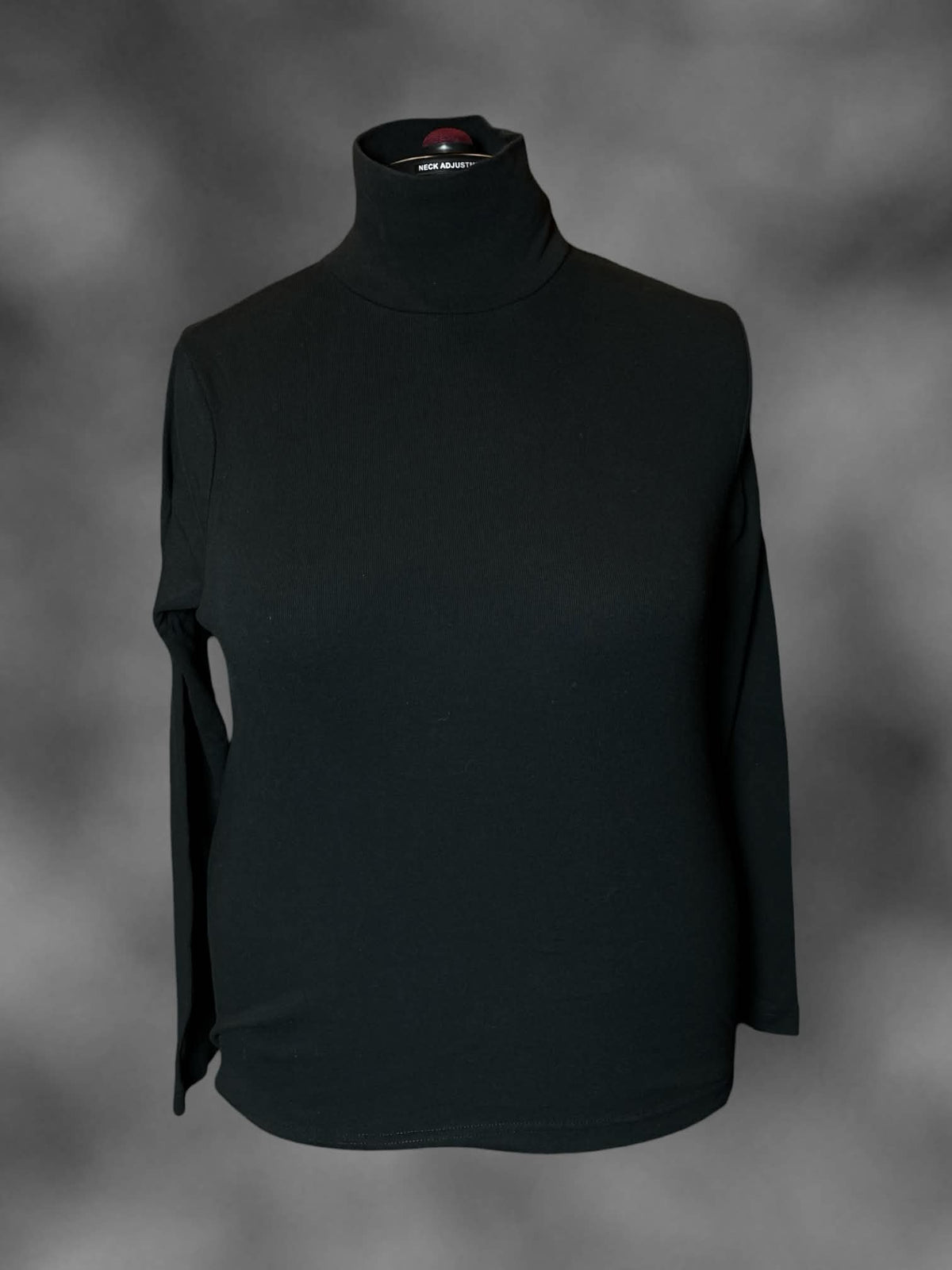 2X Kim Rogers black long-sleeve turtleneck shirt