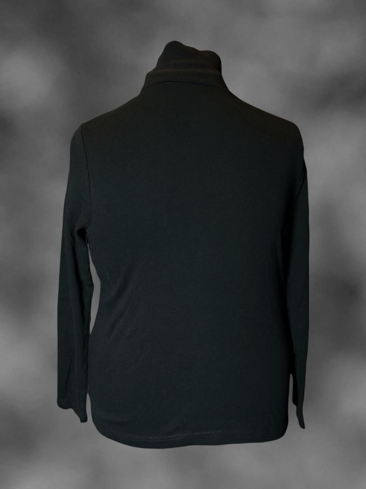 2X Kim Rogers black long-sleeve turtleneck shirt