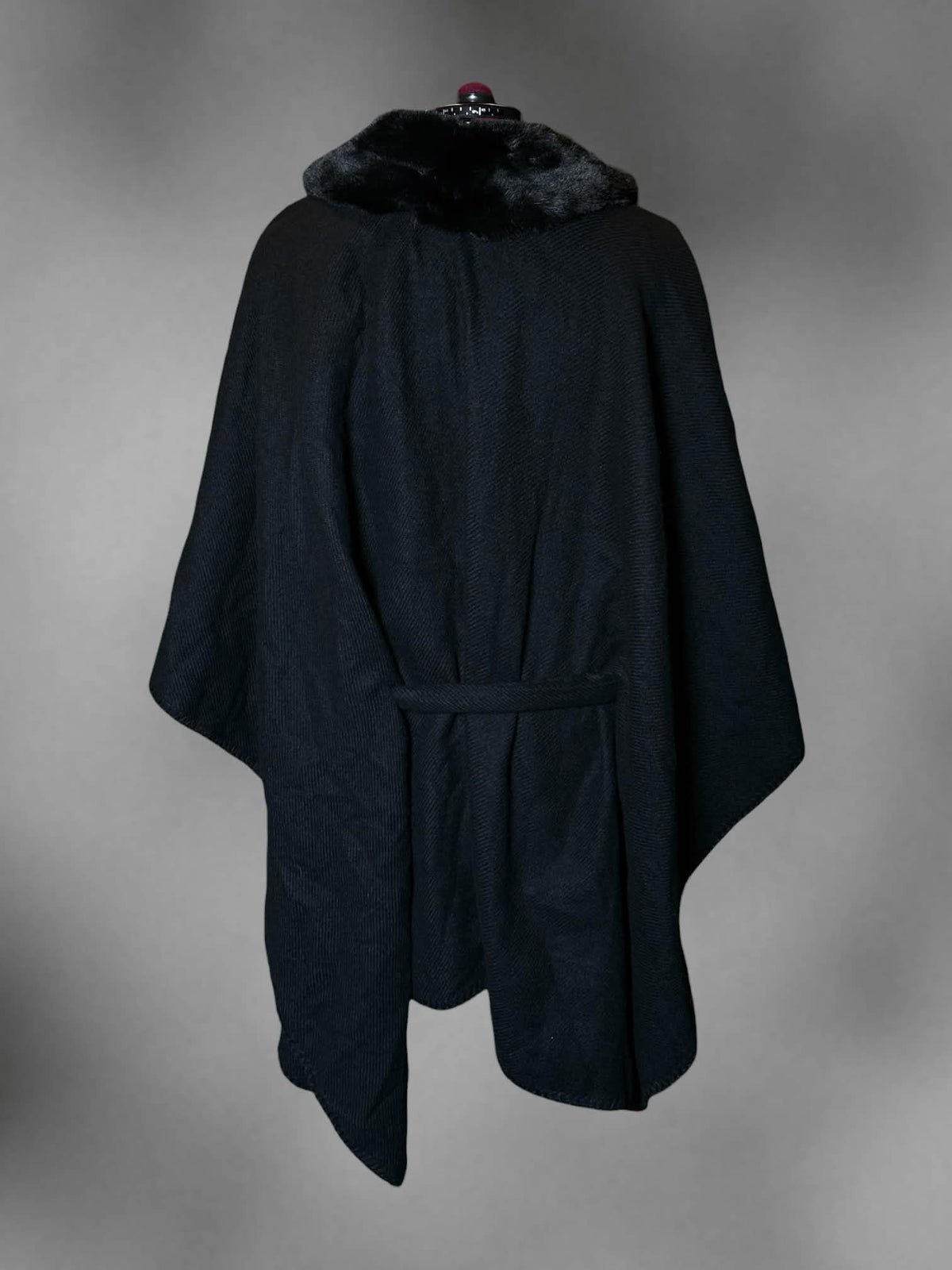 One Size Torrid NWT black shawl with faux fur collar, and tie around waist