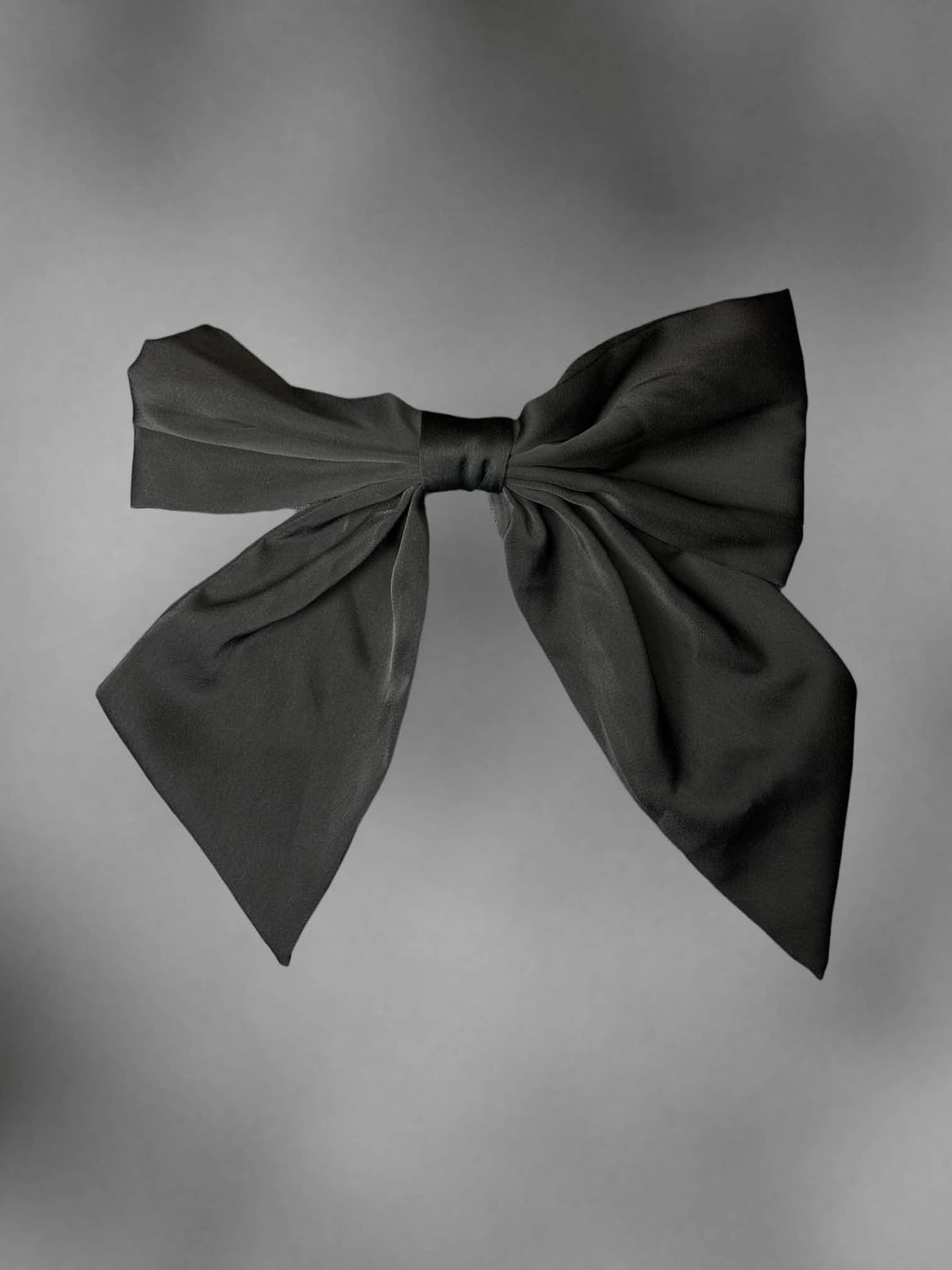 Black bow hair clip