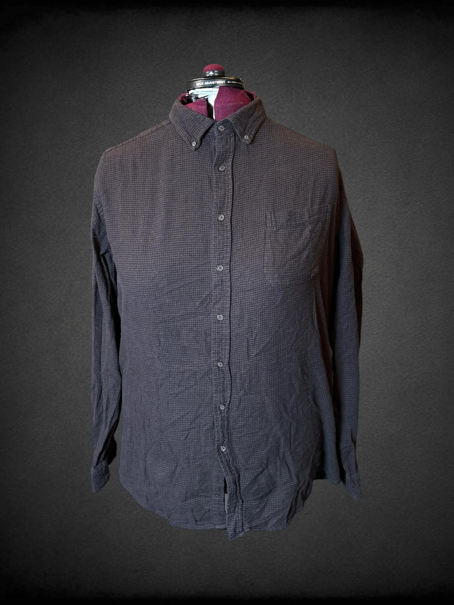 2X Croft & Barrow brown button-down shirt with black houndstooth pattern, and pocket on front