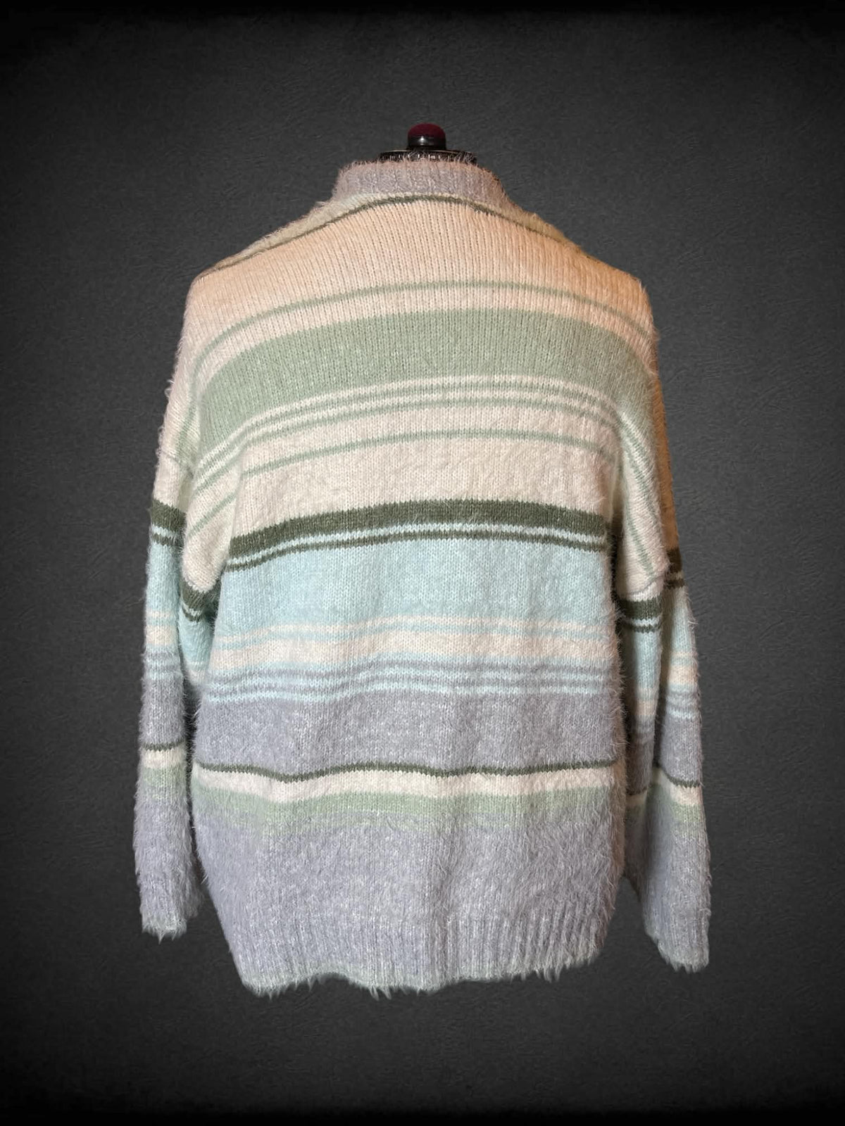 3X American Eagle fuzzy white cardigan with blue & grey striped pattern, and pockets on front