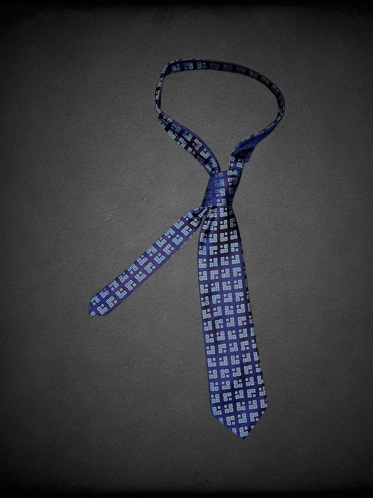 Reaction Kenneth Cole blue silk tie with square pattern