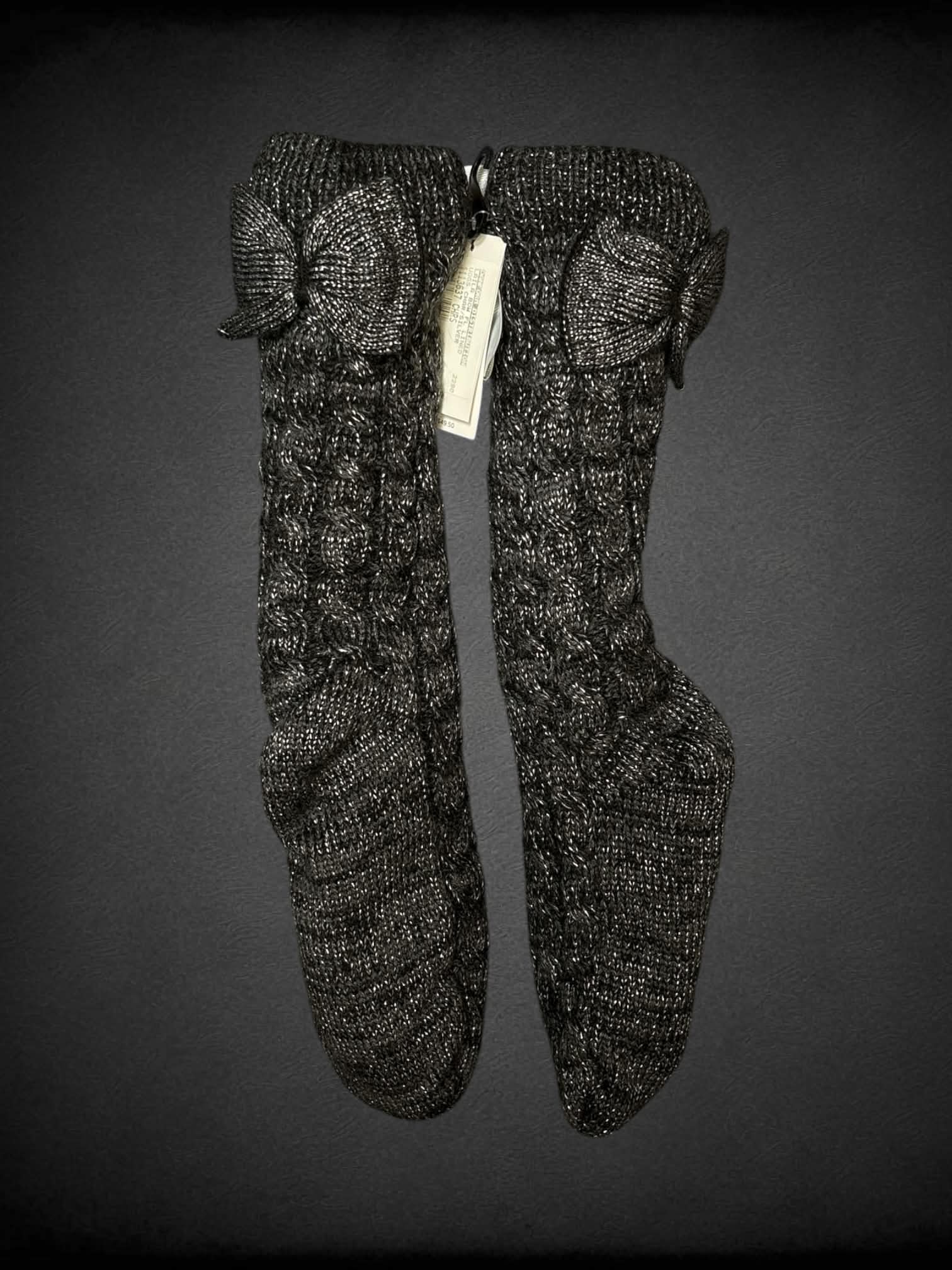 Ugg NWT grey knit fleece lined cozy socks with bow design on back