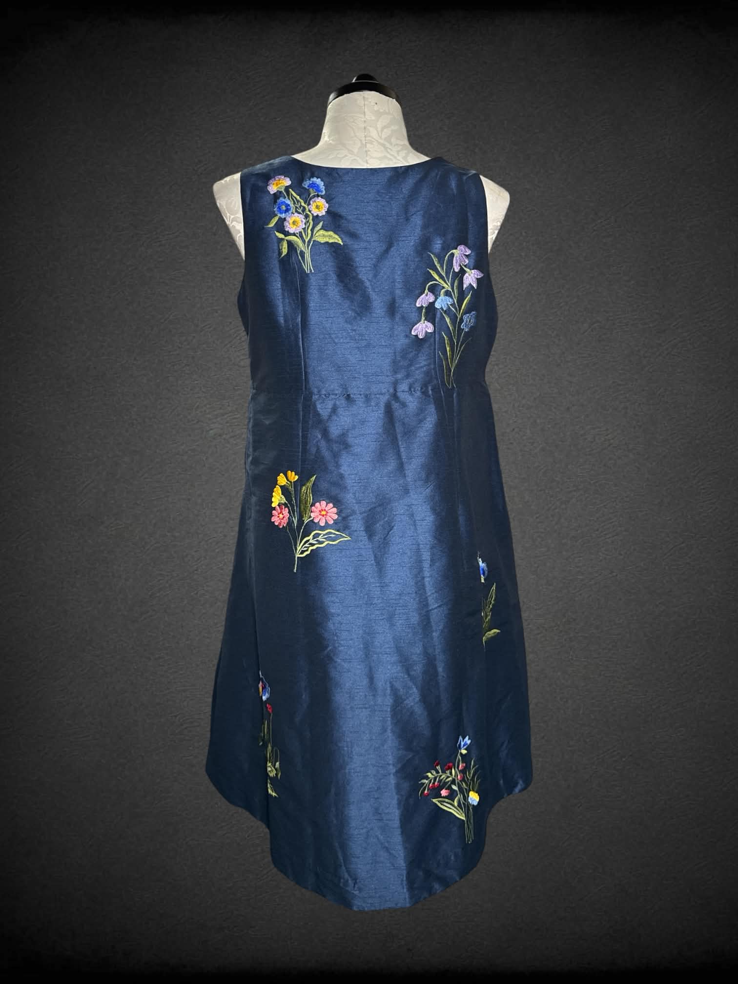 0X Wayward Fancies blue dress with pockets, zipper on side and colorful embroidered flowers