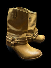 Load image into Gallery viewer, 7M/8.5W Buff yellow Frye leather western style heeled boots

