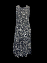 Load image into Gallery viewer, L Vintage black &amp; white floral sleeveless button-up midi dress w/ textured fabric
