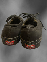 Load image into Gallery viewer, 7M/8.5W Black lace up Vans
