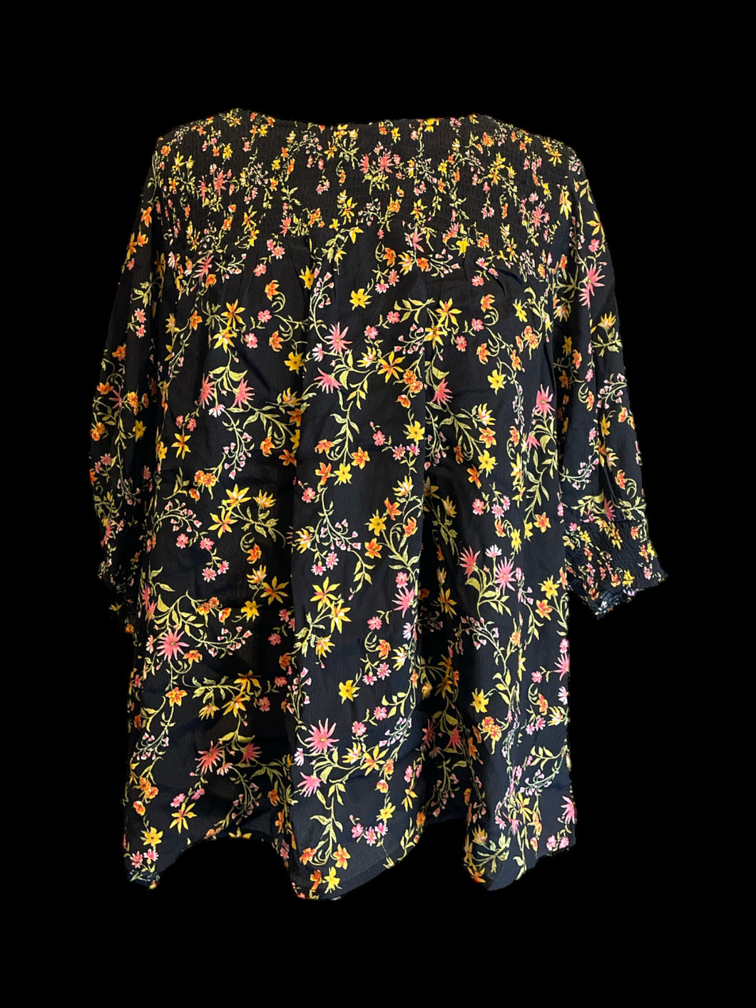 4X NWT Black scoopneck top w/ yellow & pink floral pattern, shired waist, 3/4 balloon sleeves, & back button keyhole closure