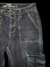 Load image into Gallery viewer, M Black denim straight leg cargo pants w/ green stitching details, belt loops, pockets, &amp; zipper/button closure
